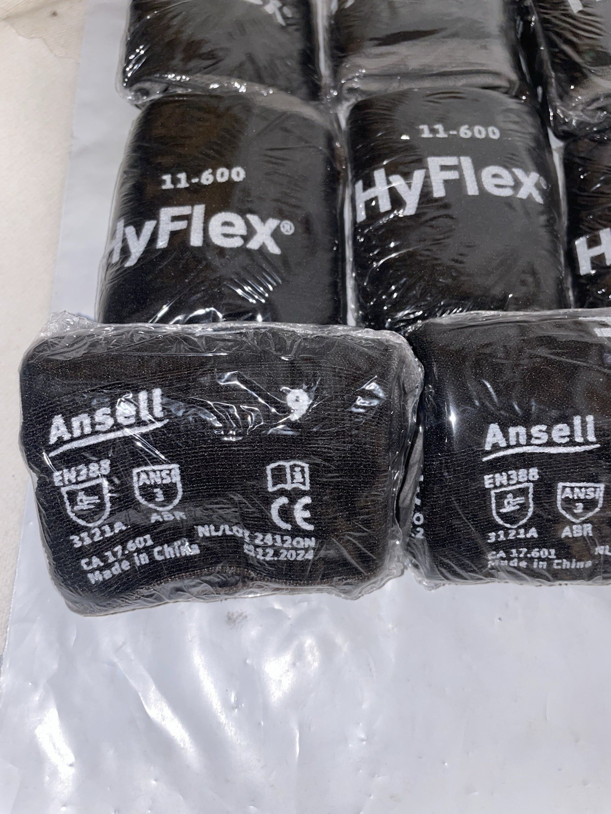 12 Pair Ansell HyFlex 11-600 Size 9 (Large) Gloves Vending Machine Packaging