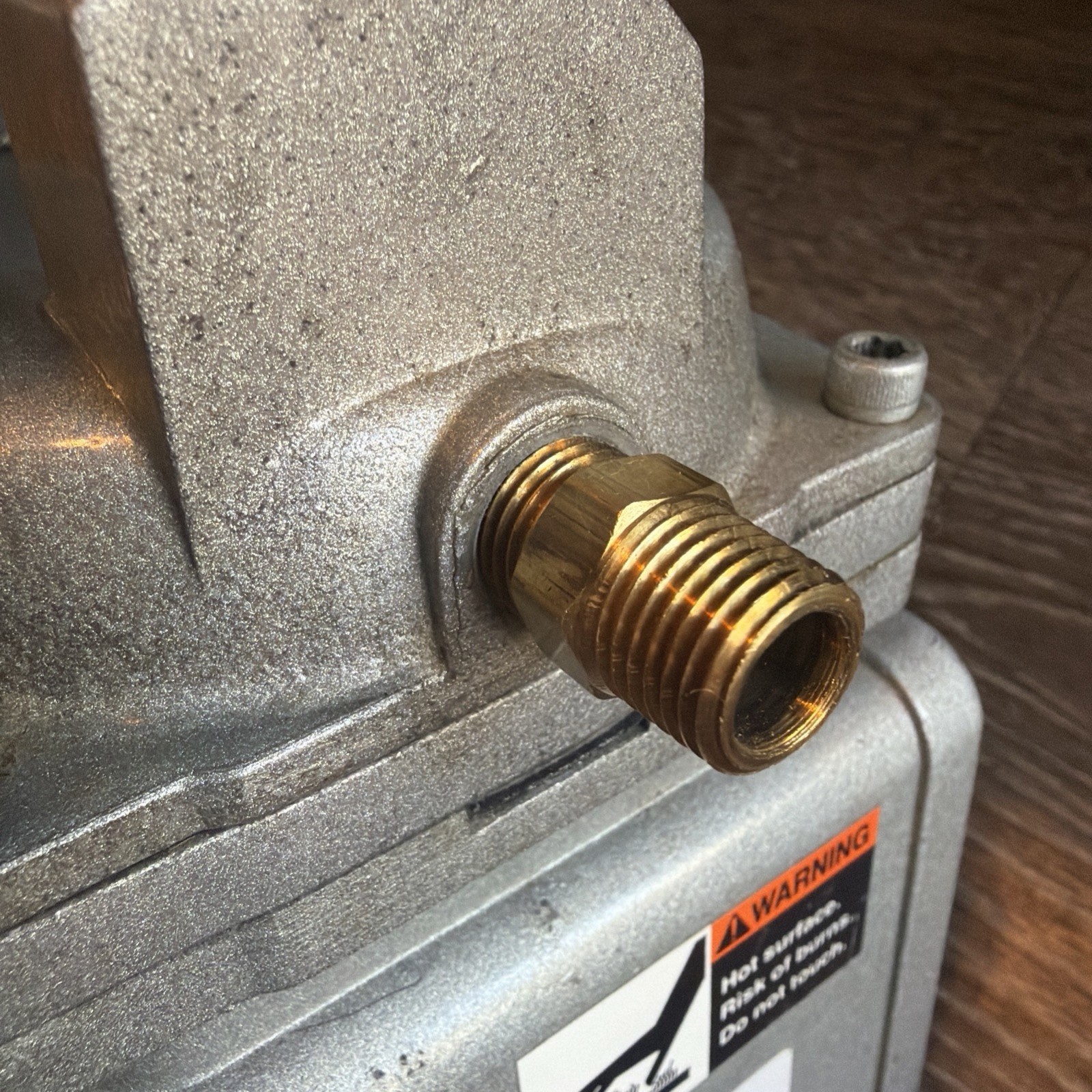 GAST DOA-P704-AA High Capacity Oil-Less Vacuum Pump 115V Runs Well