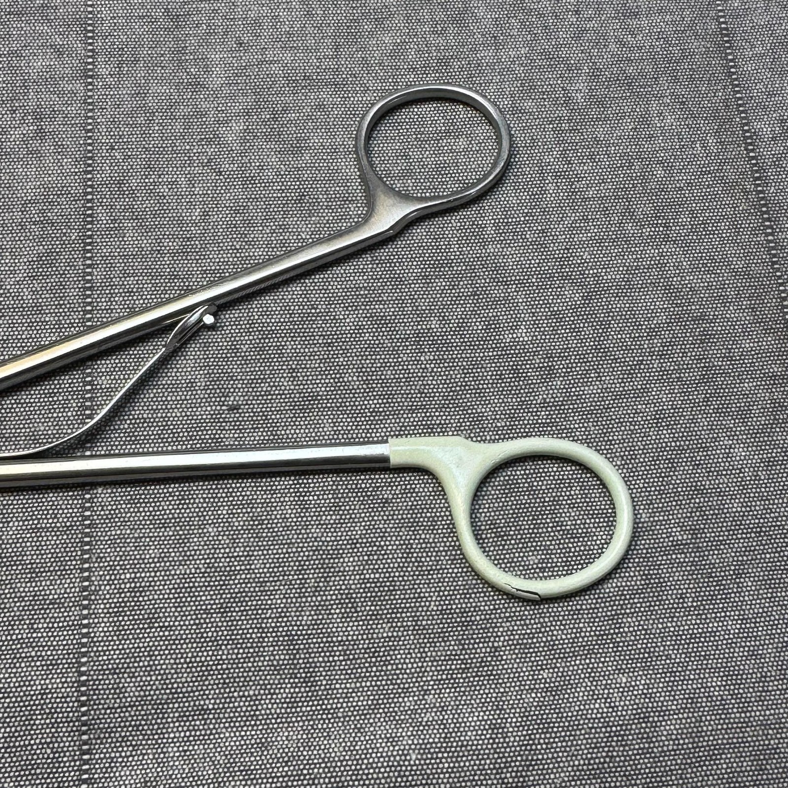 Teleflex Horizon Suture Tying Forceps Med/Large 37081 Stainless USA Green Handle
