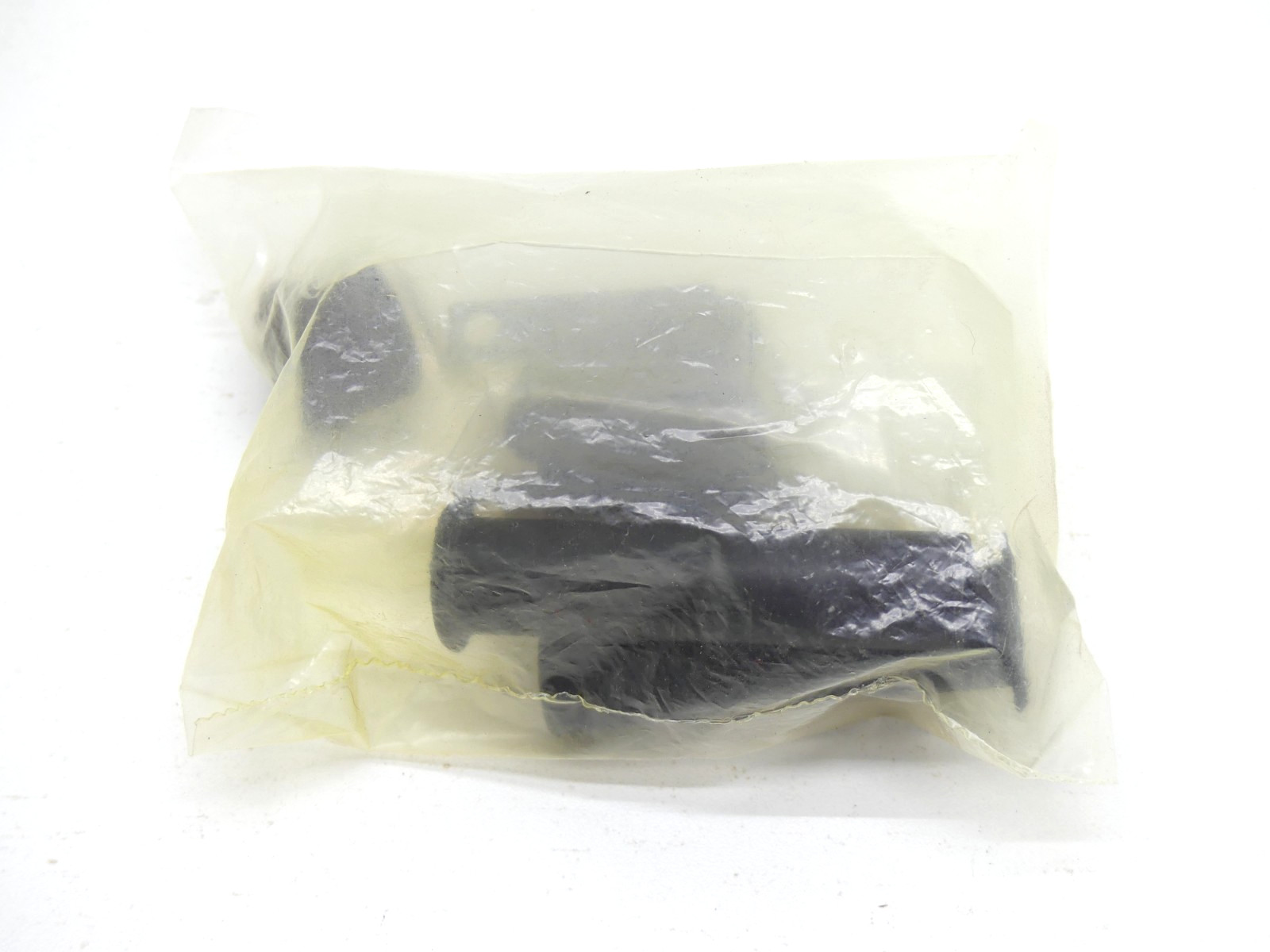 Amphenol 10-584189-183 w/ 2 Rubber Inserts