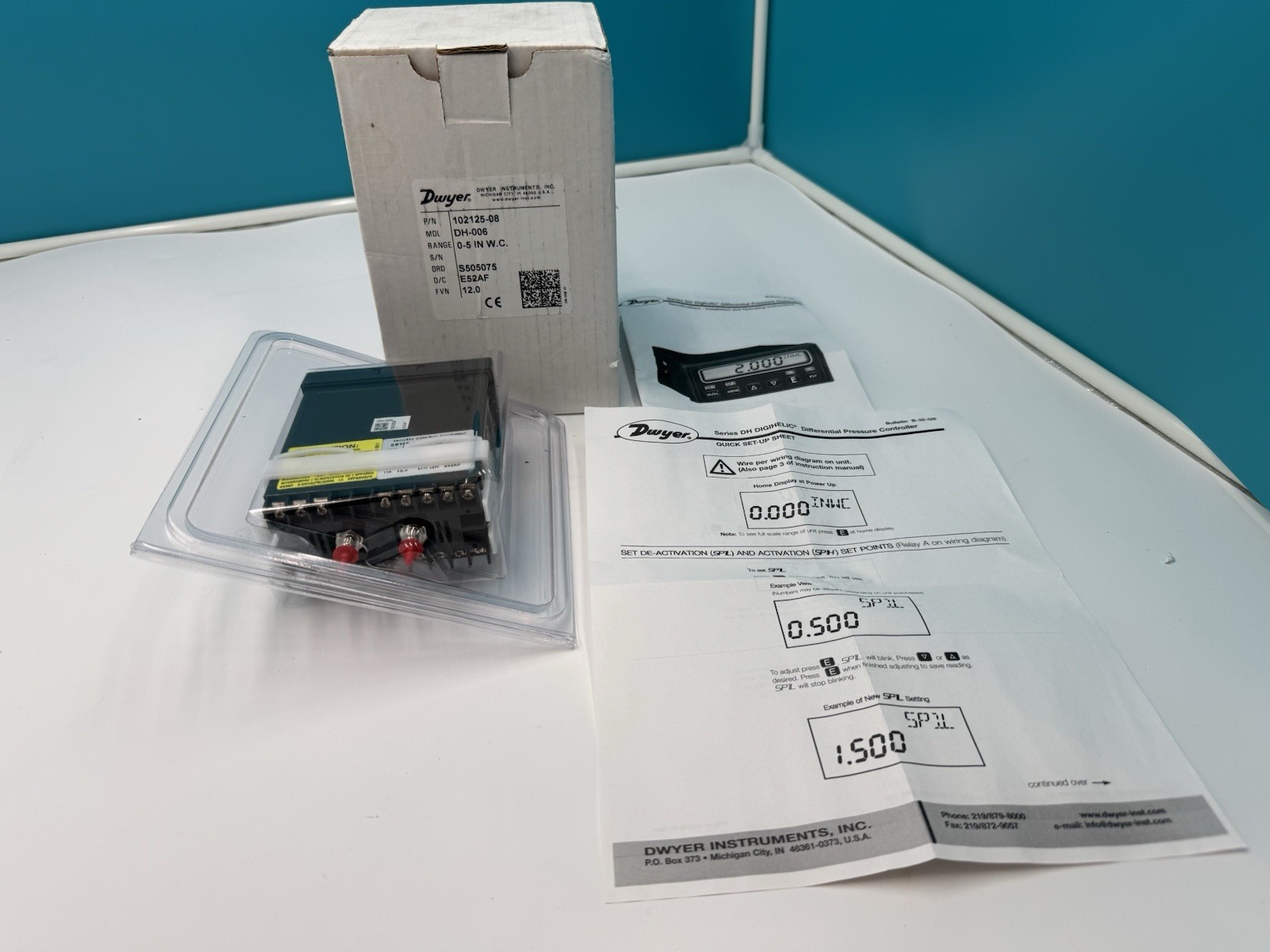 DWYER DIGIHELIC DH-006 3-in-1 Differential Pressure Controller