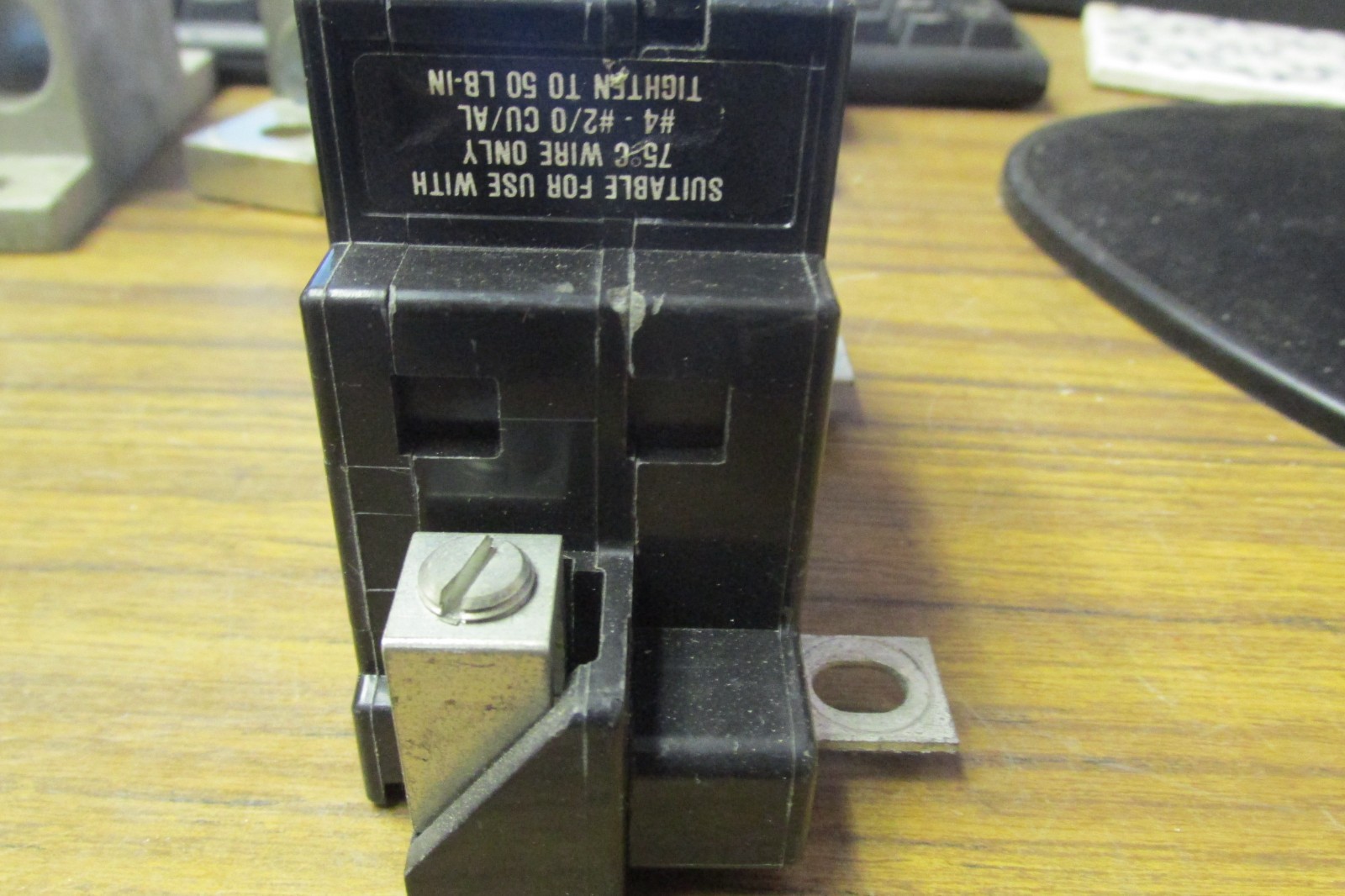 Square D 100A, 2P, 240V Circuit Breaker Cat# QOM100VH QOM100VH8106 … L-45