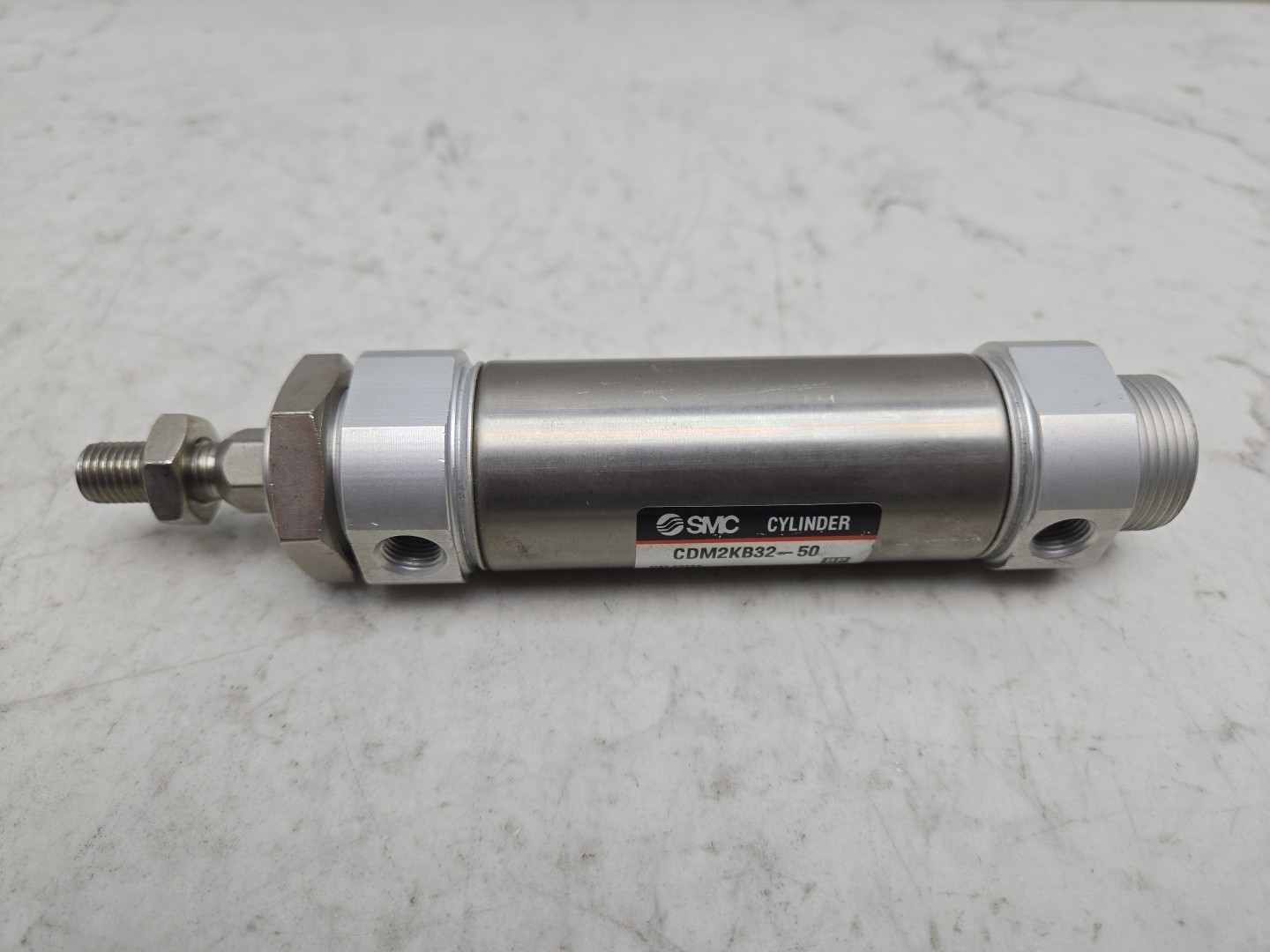 Smc CDM2KB32-50 Pneumatic Cylinder 32mm Bore 50mm Stroke 145Psi New