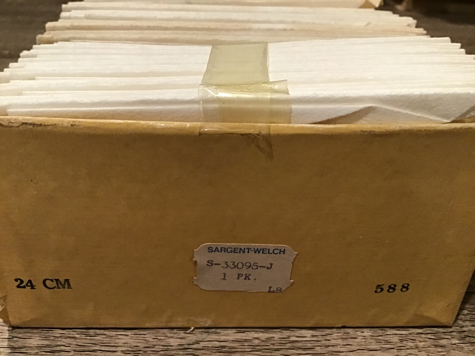 Sargent Welch Grade S-33095-J Filter Papers 24.0 cm Circles / Partial Open Pack