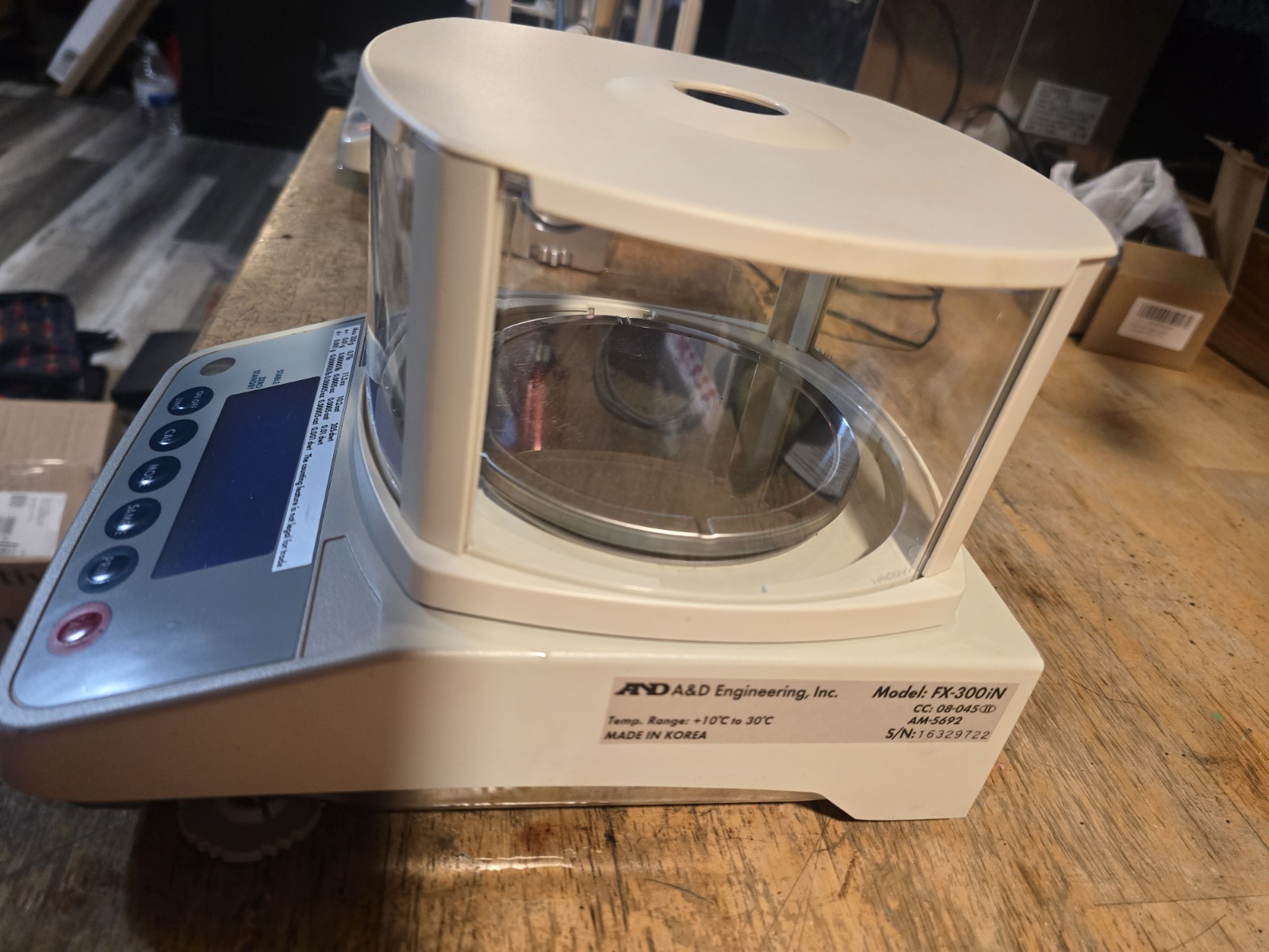A&D FX-300iN Top Loading Balance Digital Lab Scale for Medical/Bio/Physical