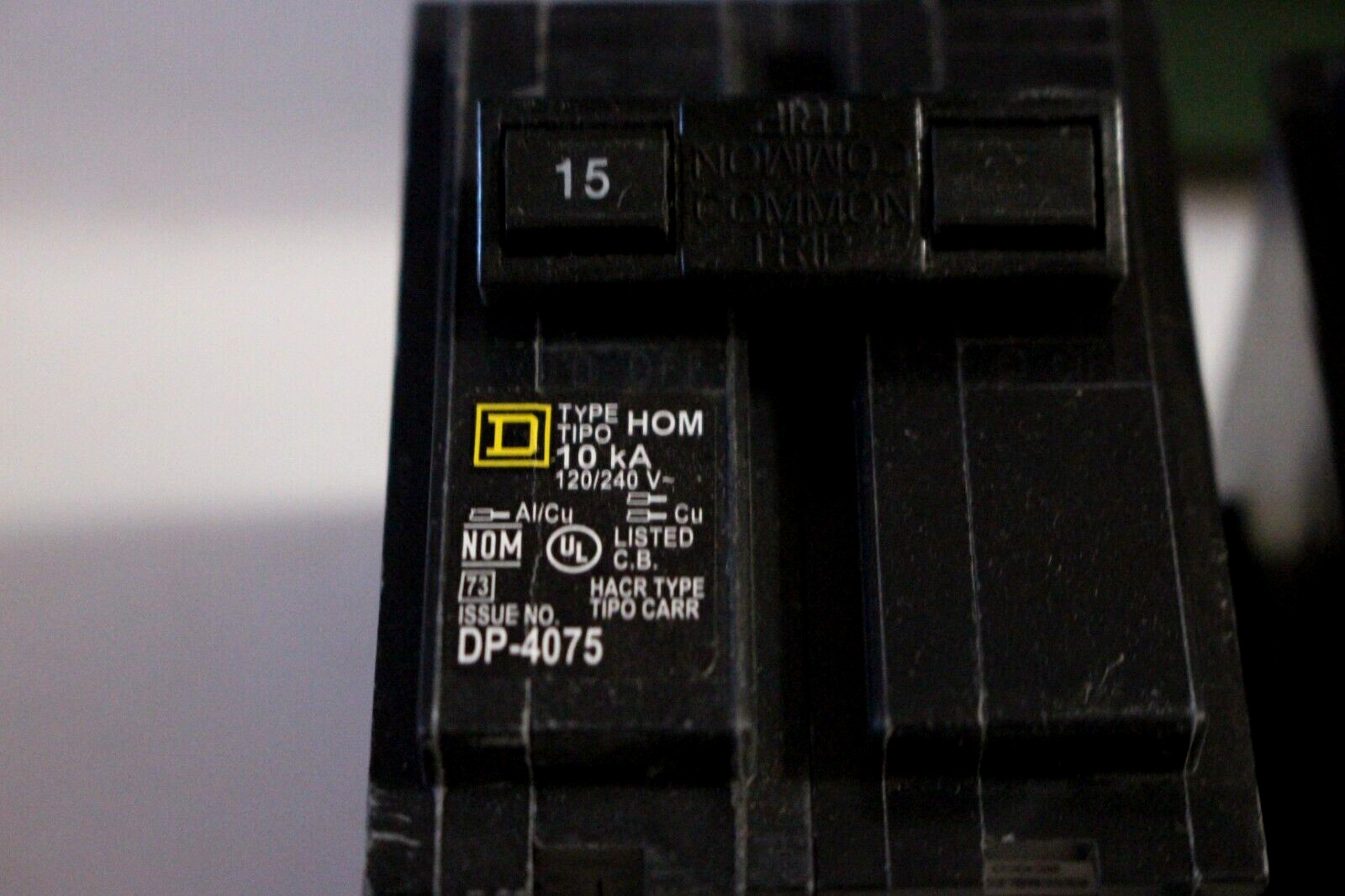 5-PACK SCHNEIDER ELECTRIC CIRCUIT BREAKER 15 AMP COMMON TRIP DP-4075