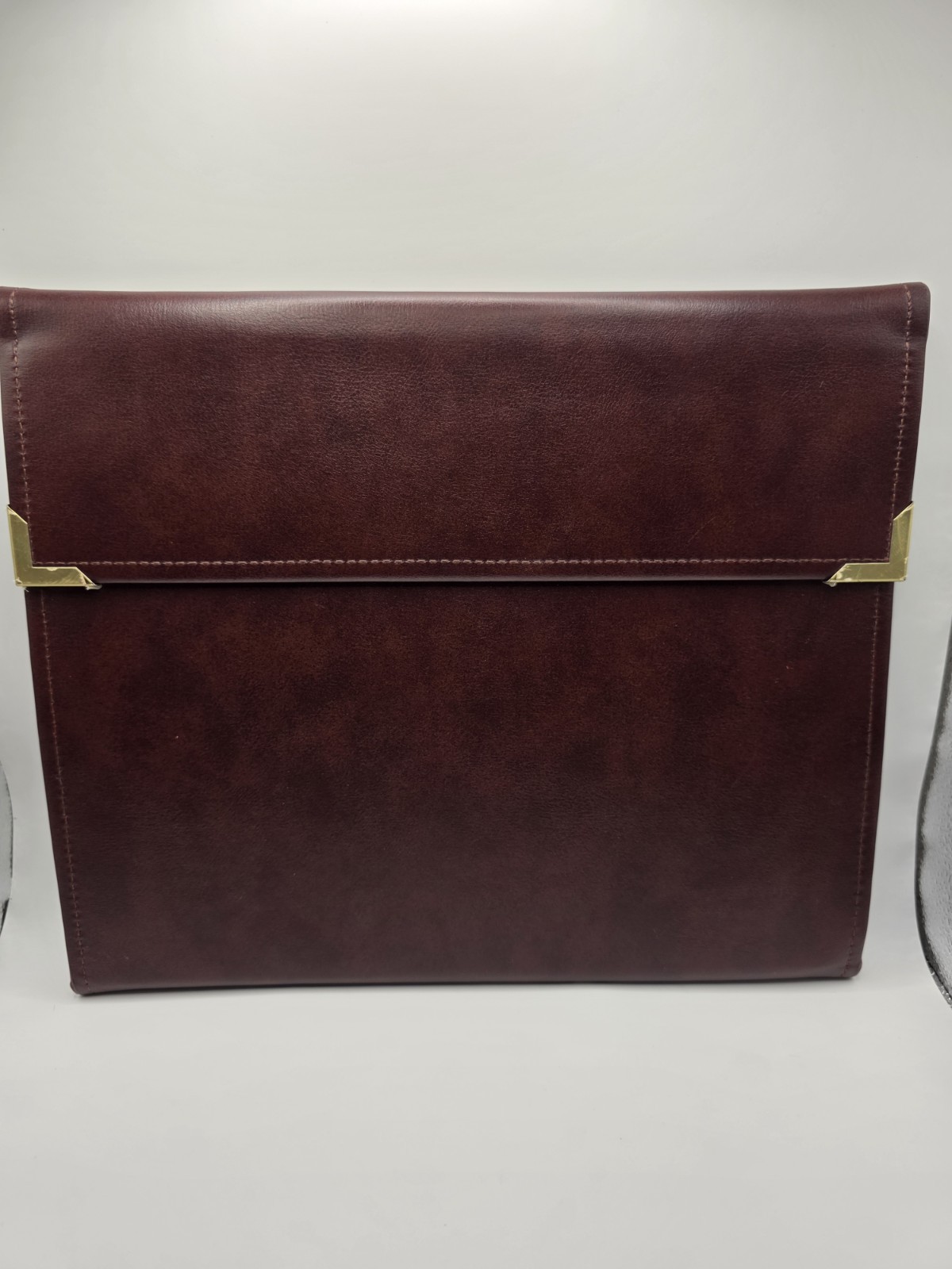 Vitronic USA Faux Leather Maroon Gold Corners Professional Portfolio Organizer