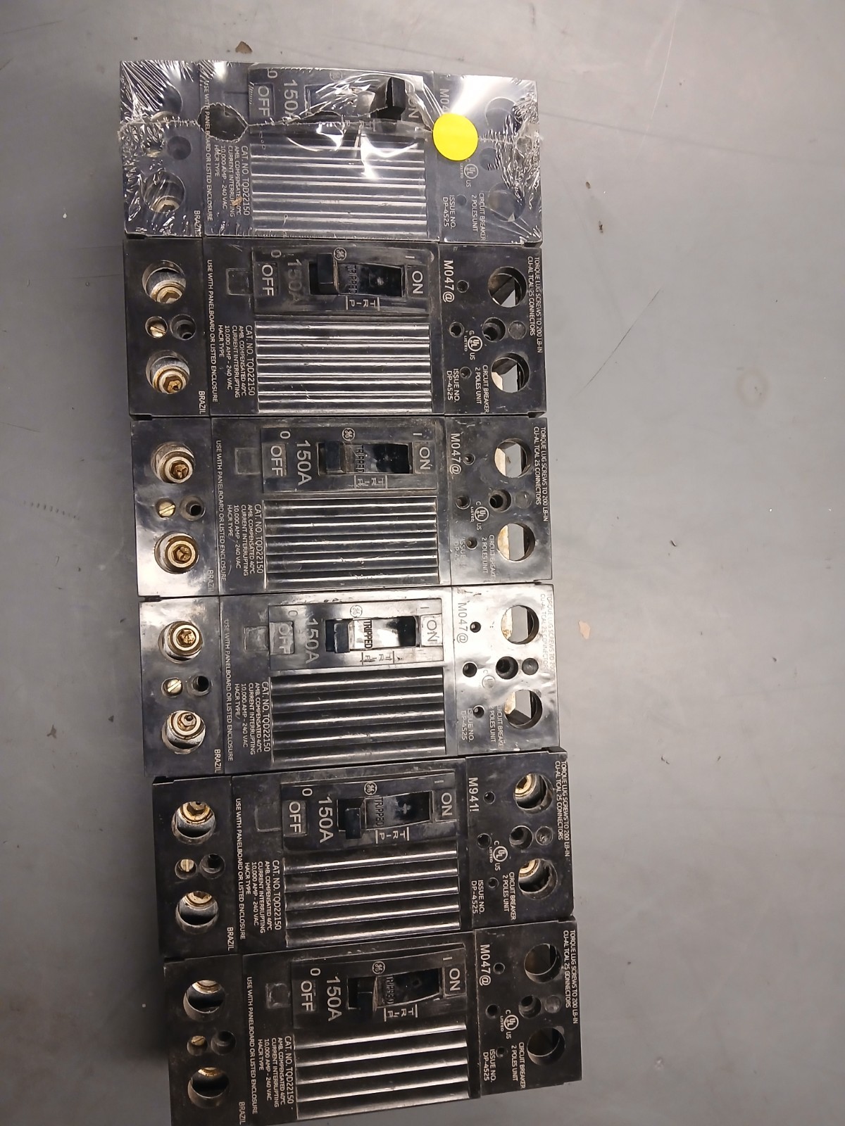 General Electric TQD22150 150A 2-Pole Circuit Breaker 240V AC Black