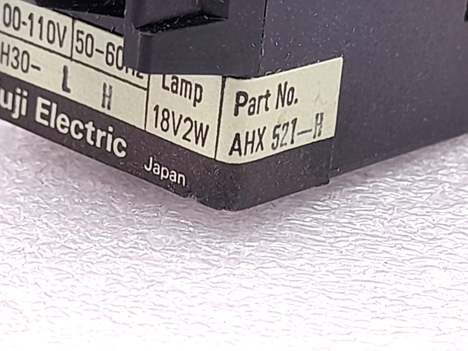 Fuji Electric AH30 L2G10H Pushbutton Switch AH30-L2 AH30-LH AHX521-H 100-110V 50