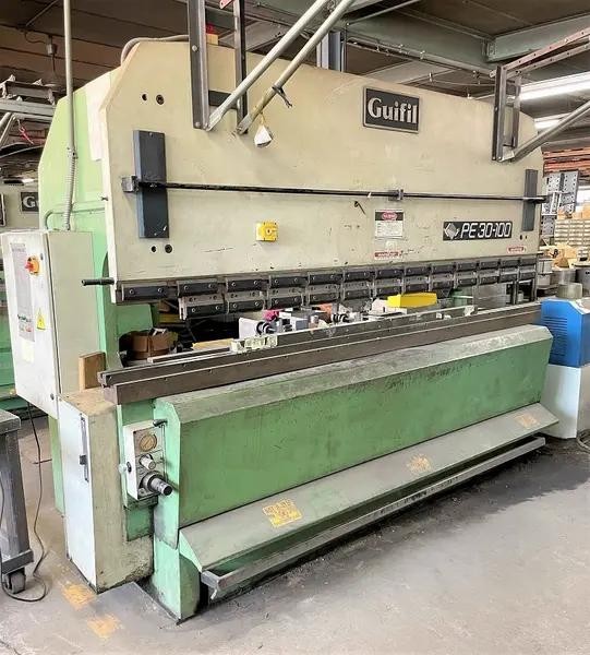 1990 GUIFIL PE-30 110 Ton Hydraulic Press Brake 10′ Overall Length
