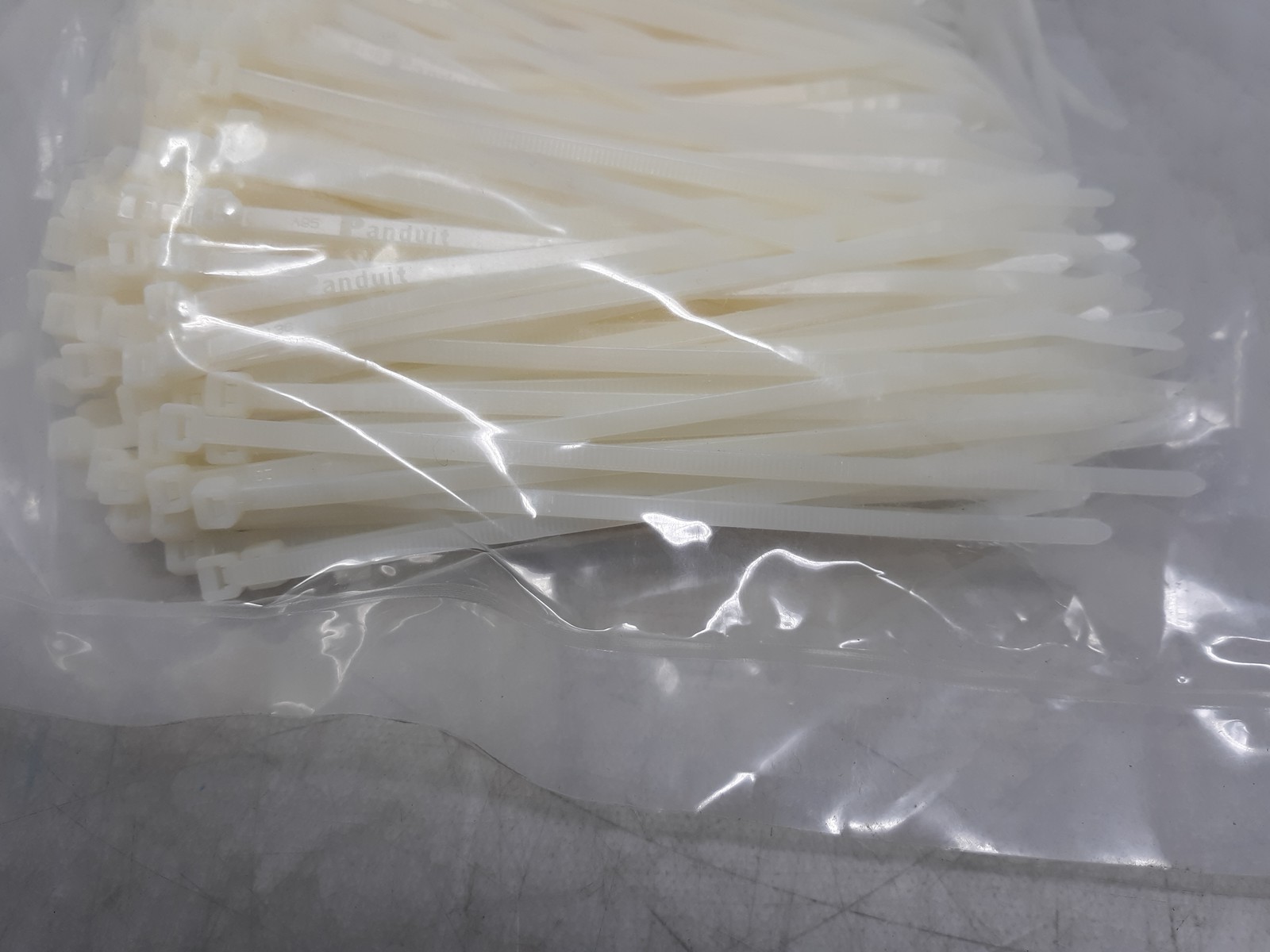Panduit PLT1.5IM Natural Nylon Cable Ties 5.6″ 18 lb 1000 pcs Bag