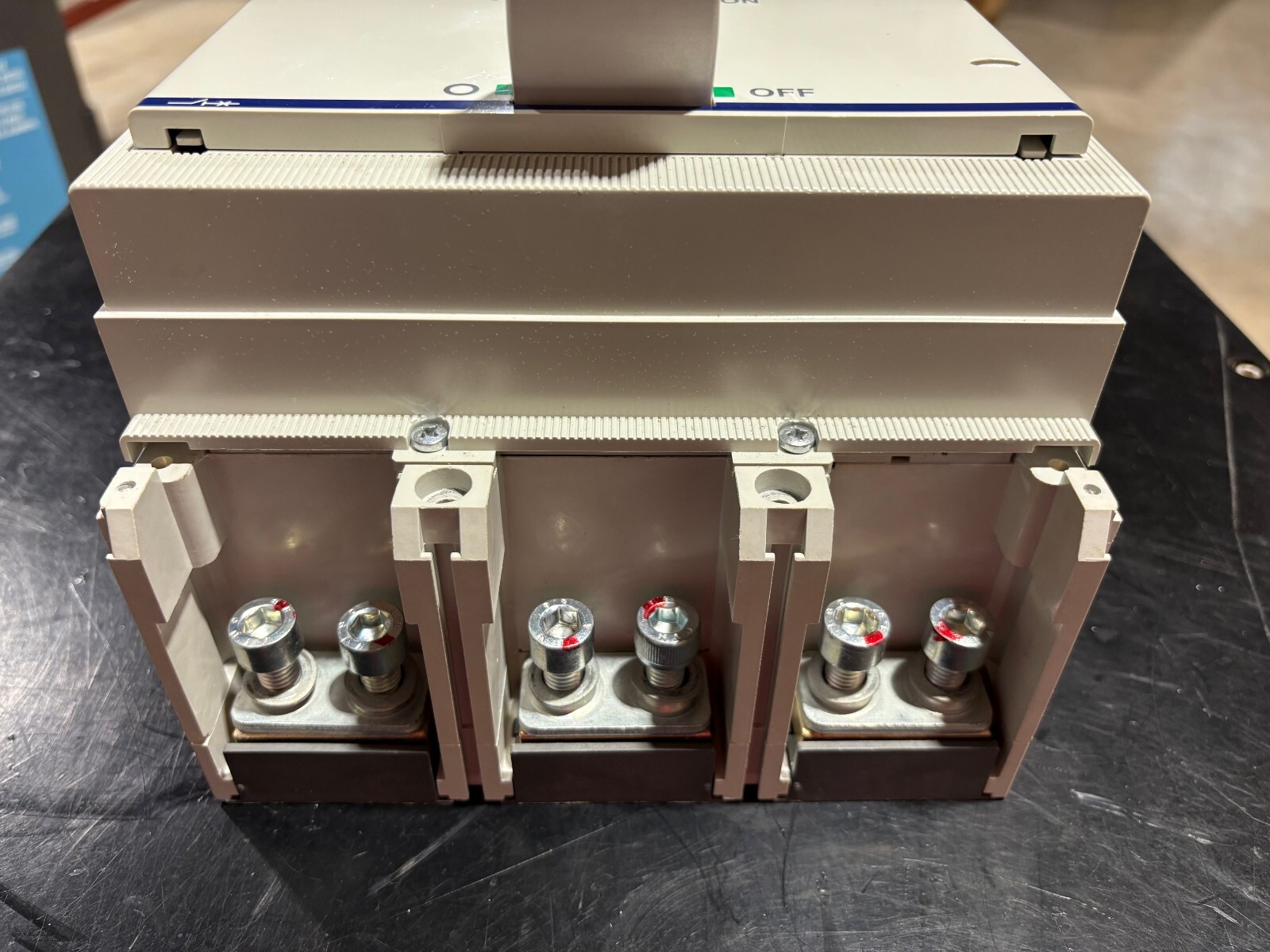 Allen Bradley 140G-N6K3-E12 Circuit Breaker, 1200A, 65kA, 480V, LSIG MM, 3P MCCB