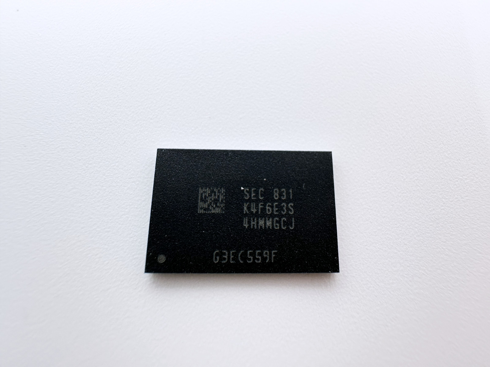 K4F6E3S4HM-MGCJ Samsung 16Gb LPDDR4 SDRAM Dual Channel FBGA-200