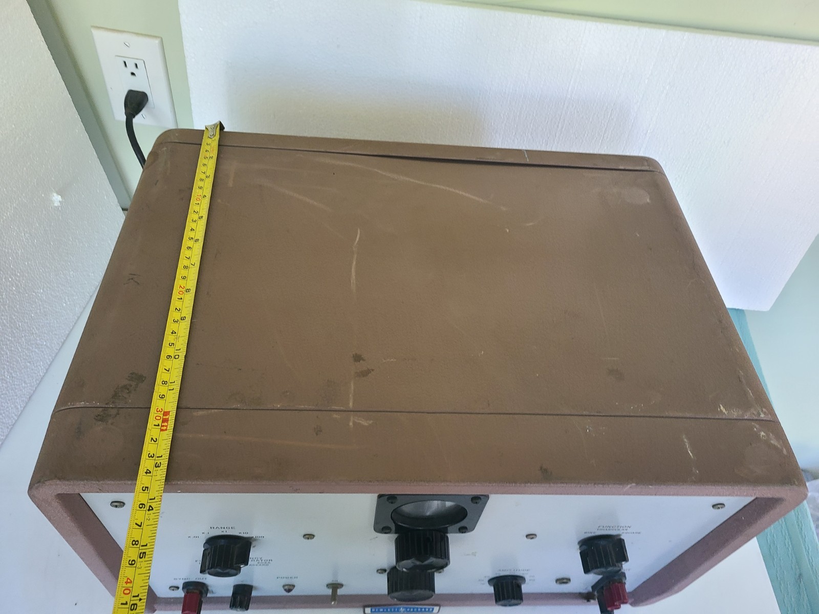 HP 202A Low Frequency Function Generator, Powers Up, Untested