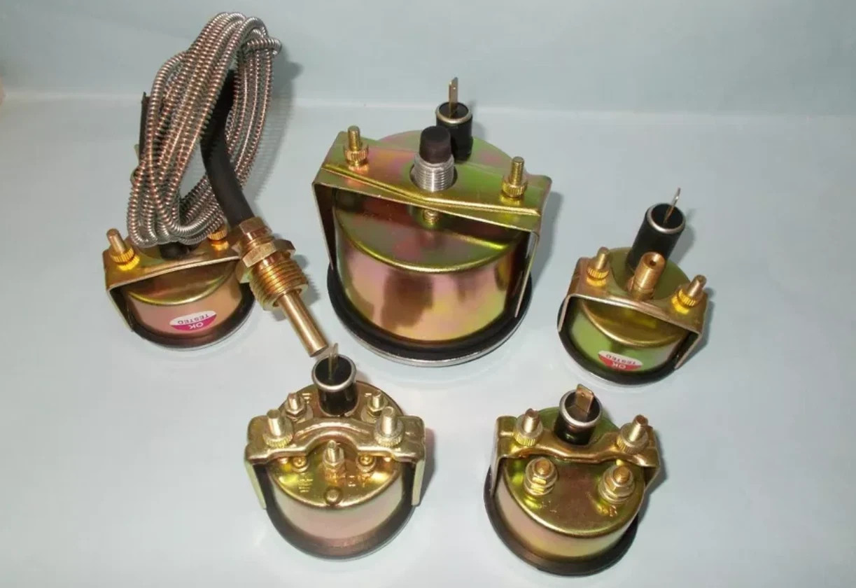 Gauges set fits MF Massey 35, 133, 135, 140, 50, 65, 150, 165, & Massey Harris