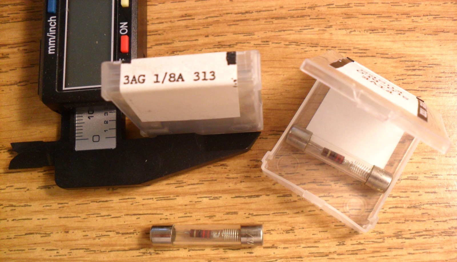 1-1/4″ x 1/4″ Littelfuse Slo Blo Slow Blow Time Delay Single Glass Fuses
