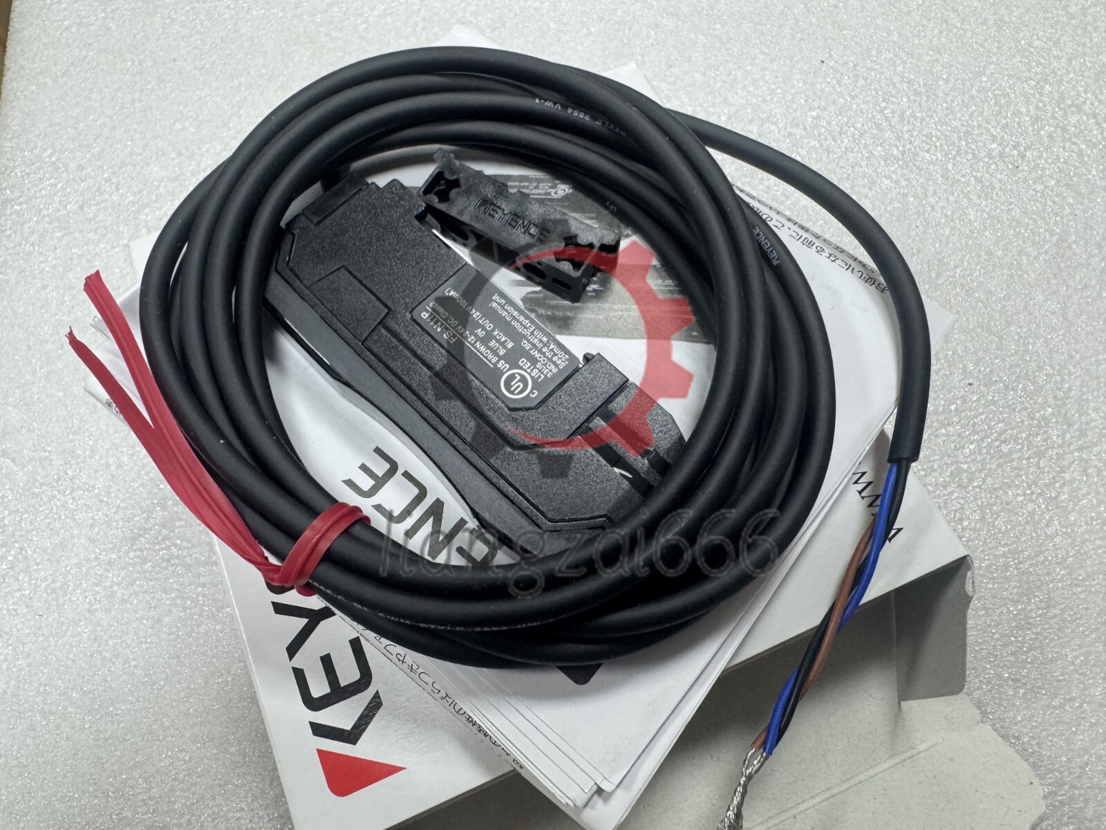 FS-N11P NIB KEYENCE FSN11P Digital Fiber Optic Sensor Amplifier