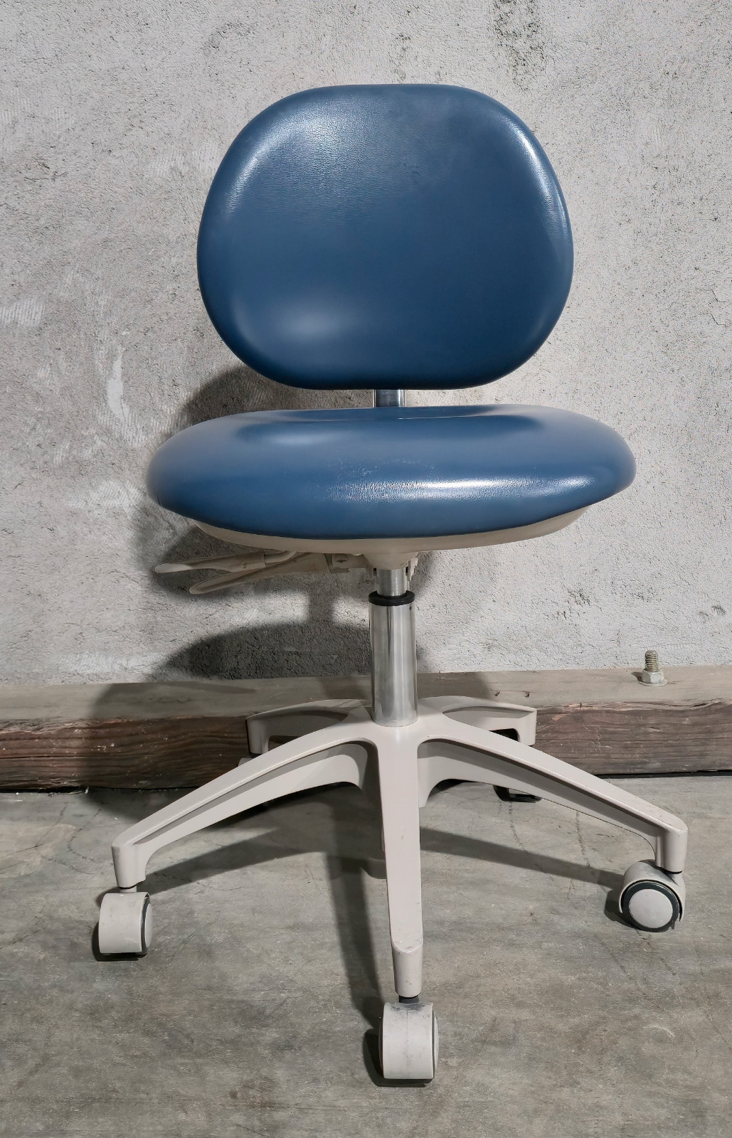 Adec 1601 Doctor Dental Assistant Stool WILL NEED A NEW CYLINDER BAR