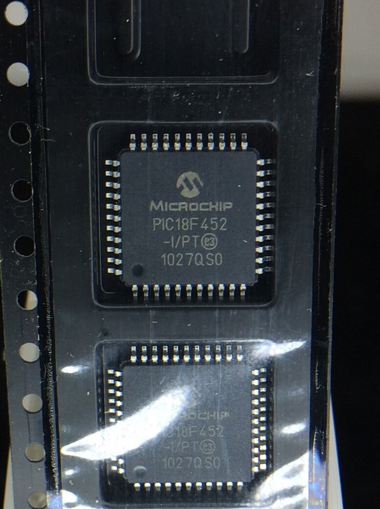 PIC18F452/IPT Micropchip IC MCU 8BIT 32KB FLASH 44TQFP ROHS 2 PIECES