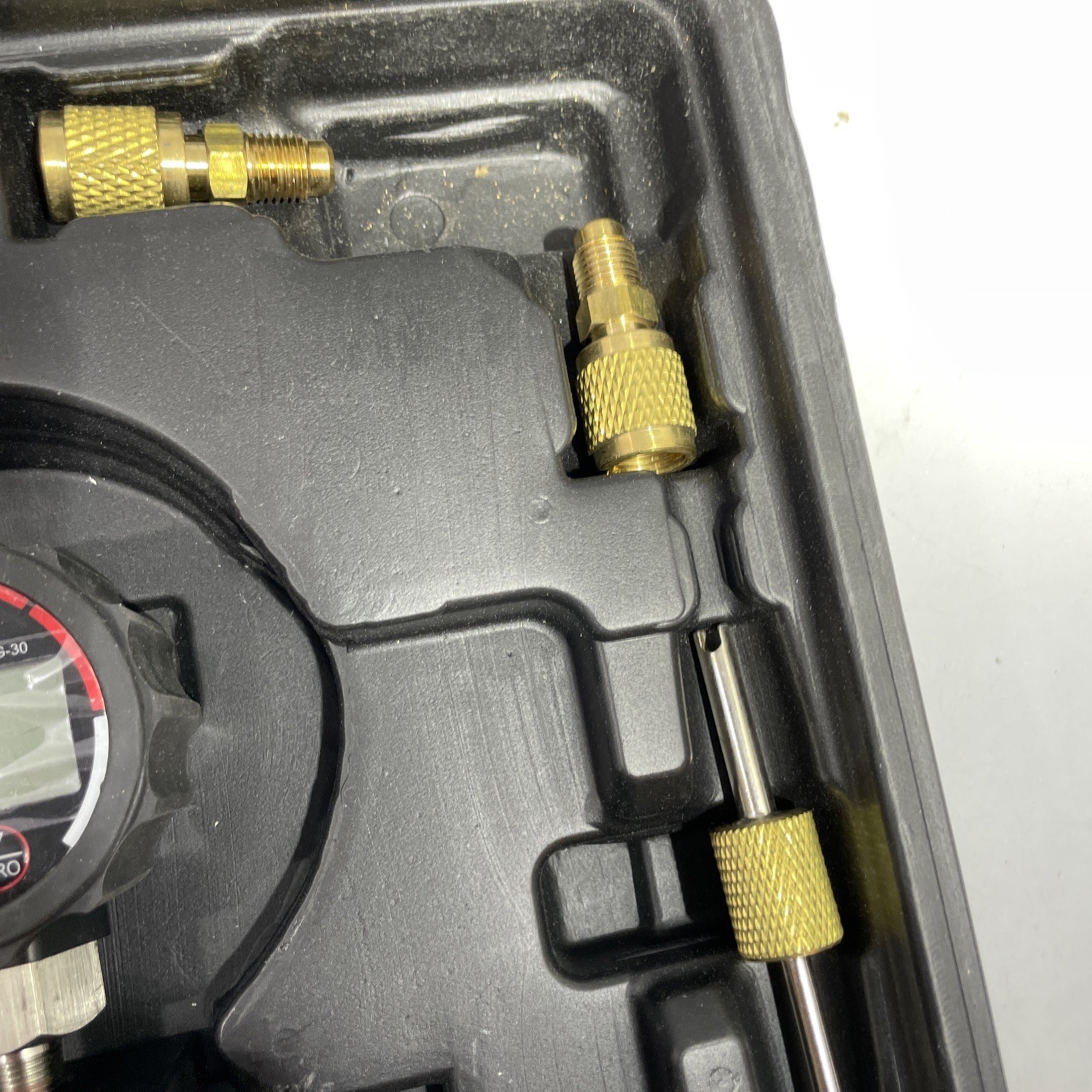 Elitech Digital Manifold Gauge DMG-1 AC Manifold Gauge PG-30 Adapter Missing
