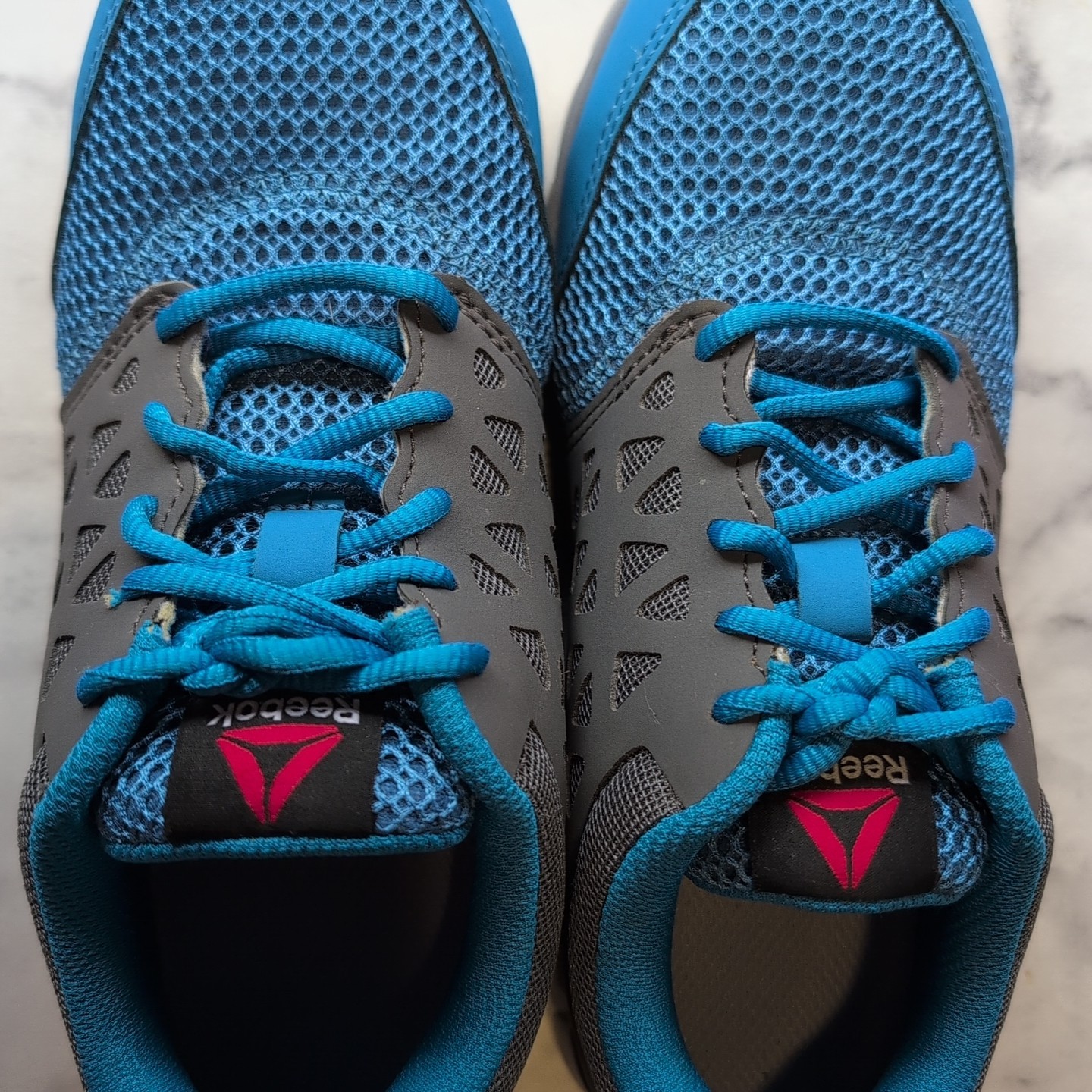 Reebok Women’s Size 8 Work Shoe Alloy Toe Rubber Bottom Blue And Gray
