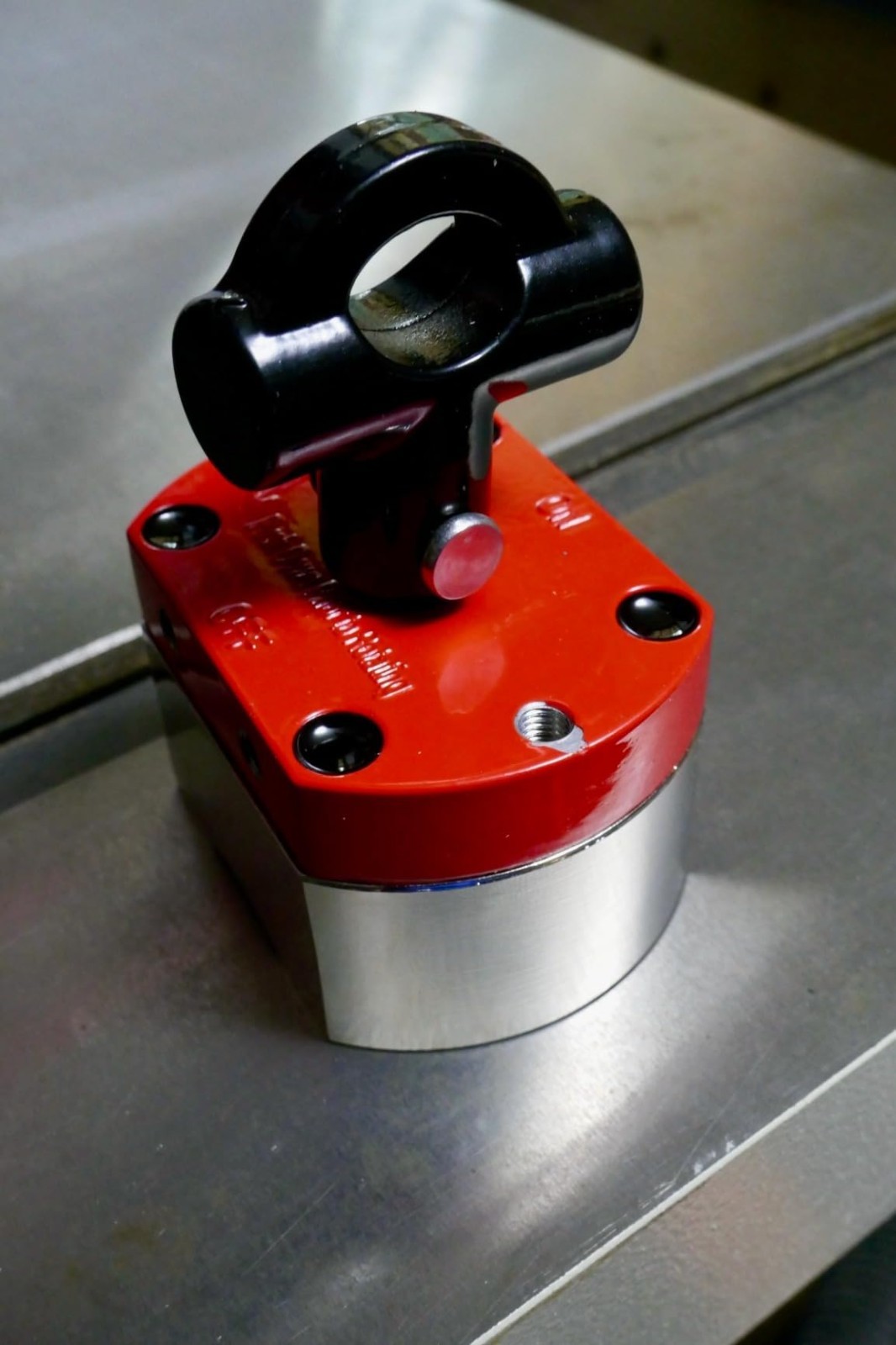 Magnetpro Switchable Magnet 220 LB Force, On/Off System for Welding & Lifting