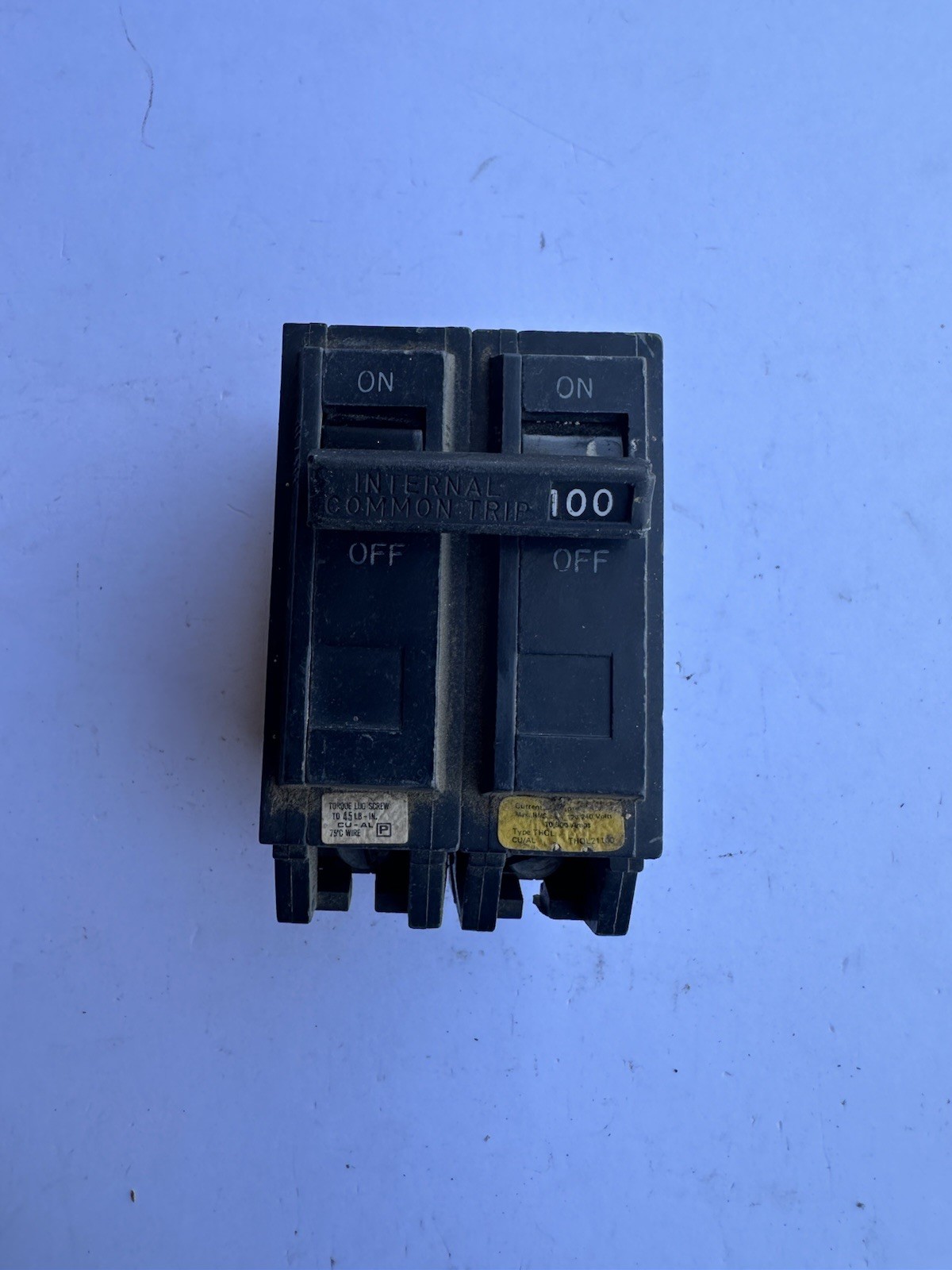 GE Und Lab 120/240 VAC 100 AMP 2-Pole Circuit Breaker