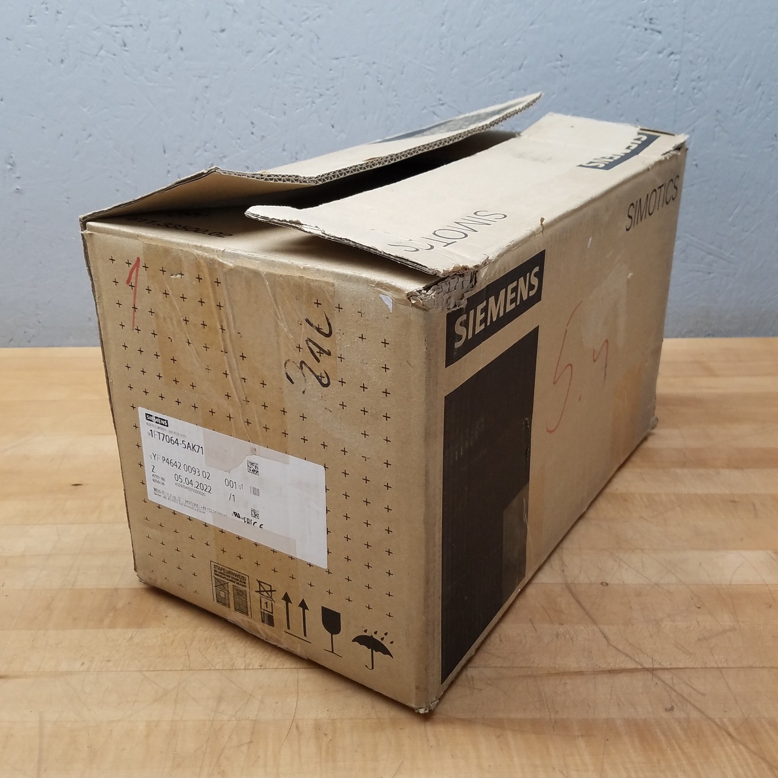 Siemens 1FT7064-5AK71-1CG2 Servo Motor, 2.59kW, 6000RPM, 3 Phase – NEW