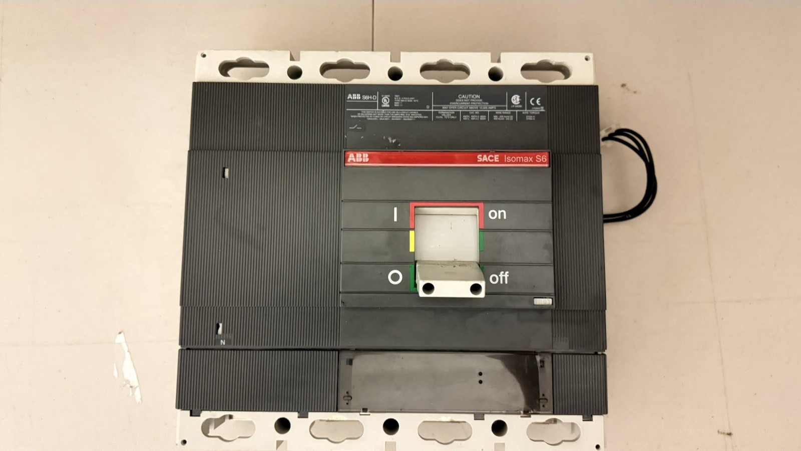 ABB SACE Isomax S6H-D Main Breaker 800A 4-Pole 400V AC Type D Trip Indicator
