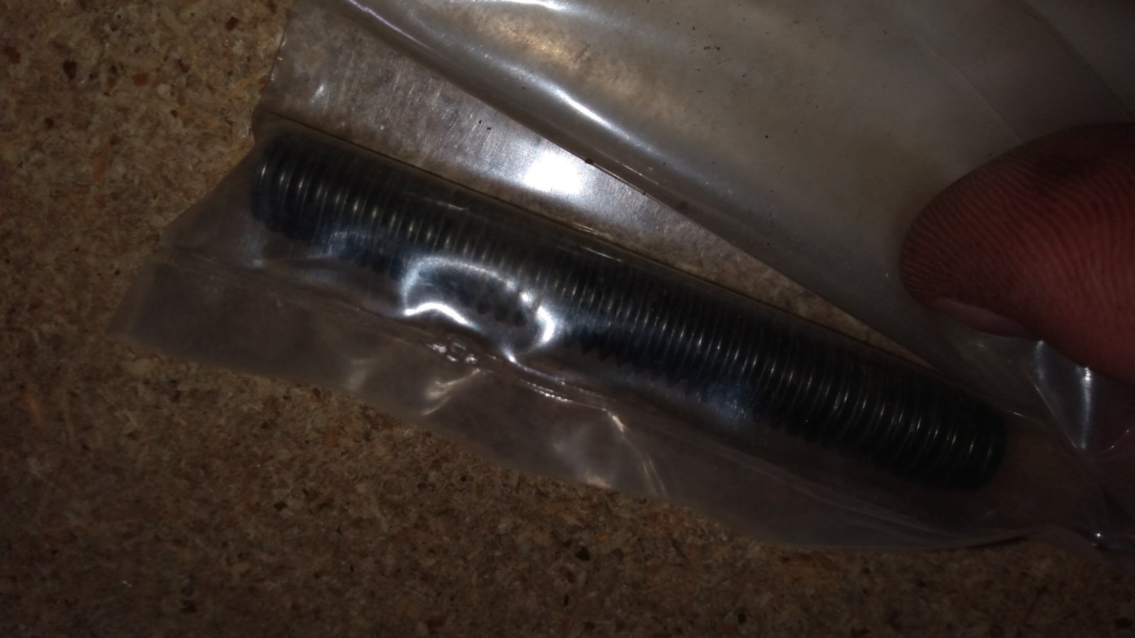 9L-1658 – STUD CAT Caterpillar