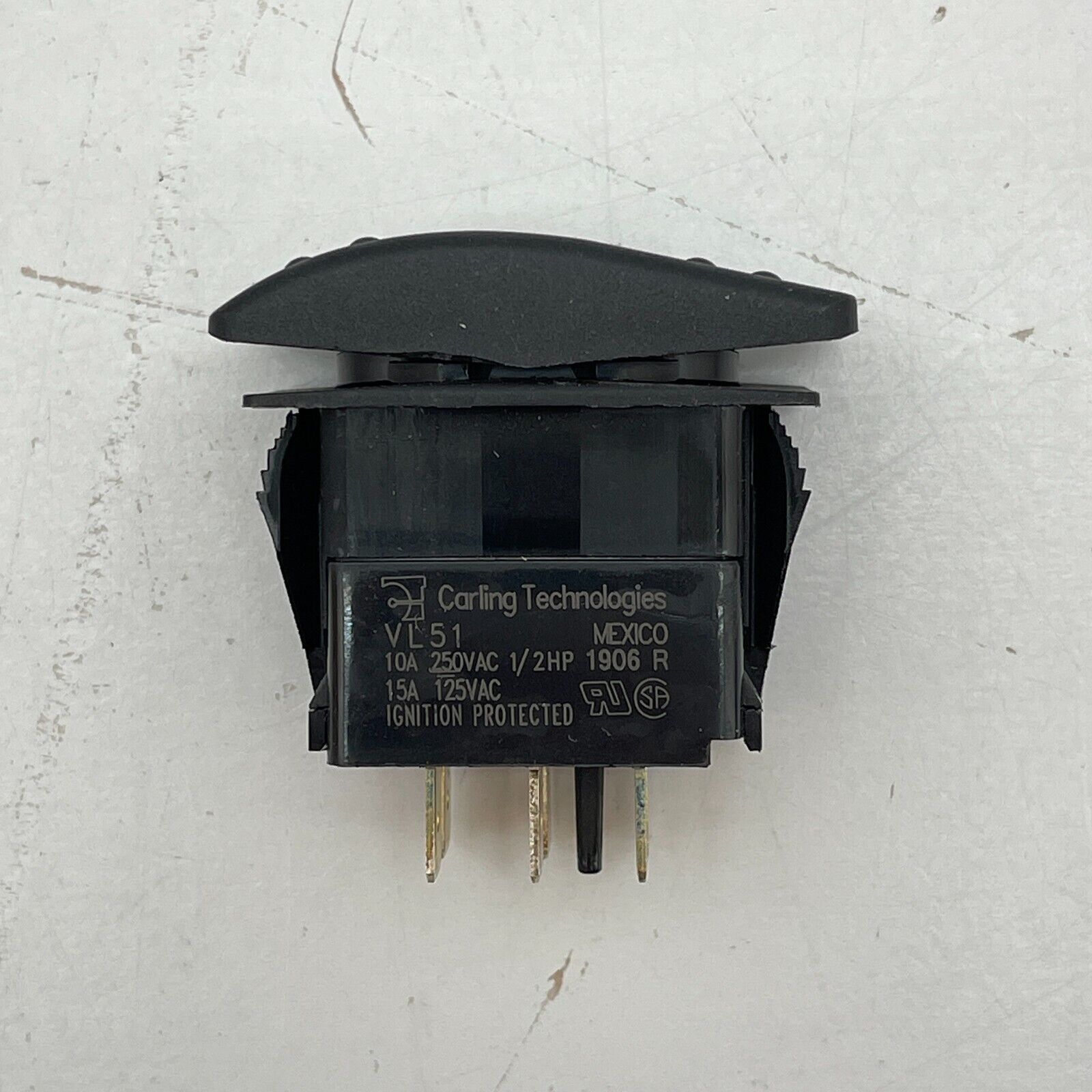 VL51 – Carling Technologies DPDT, (On)-Off-(On) Rocker Switch Panel Mount 10A