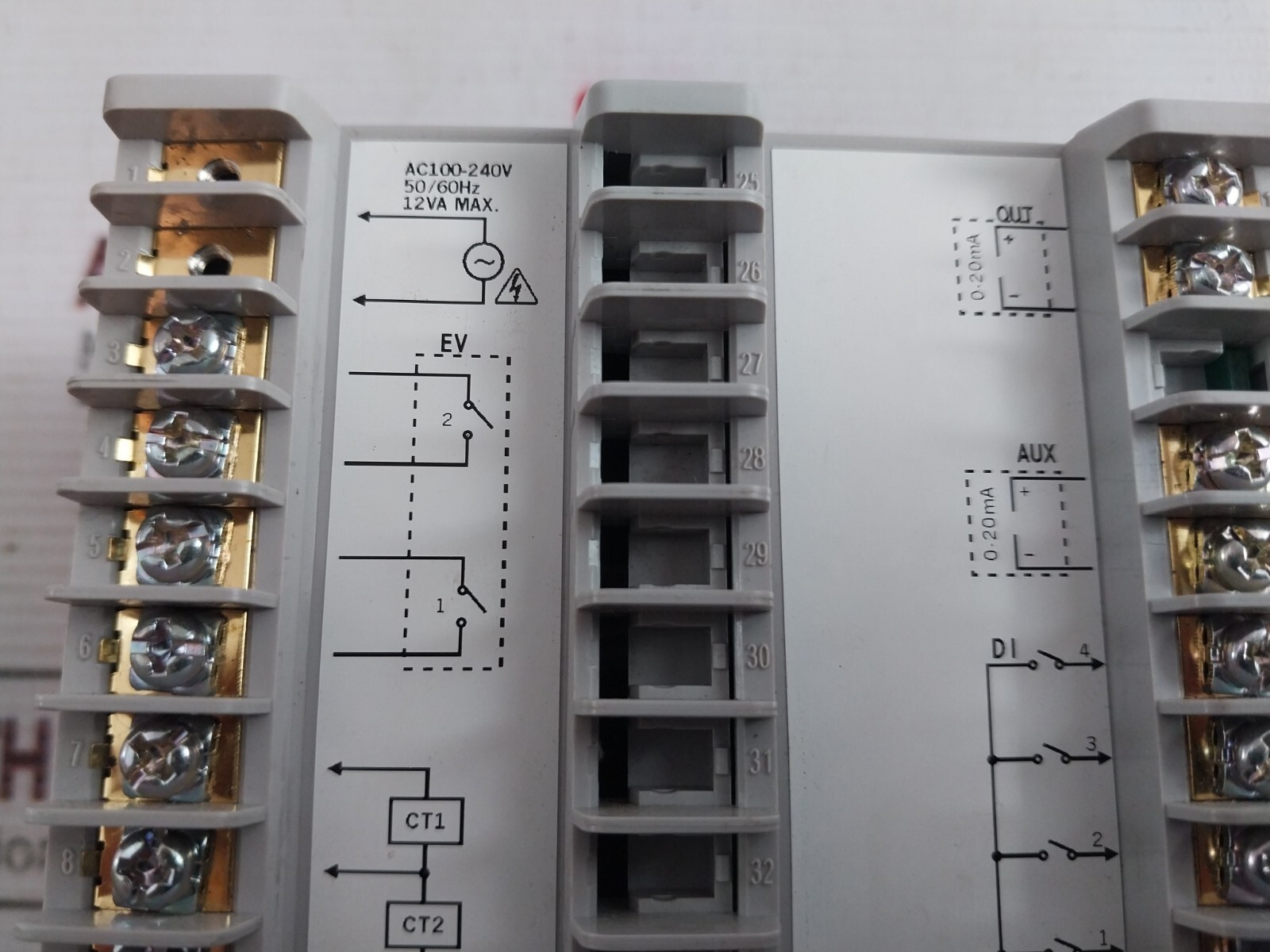 Azbil SDC36 Digital Indicating Controller AC100-240V 50/60Hz