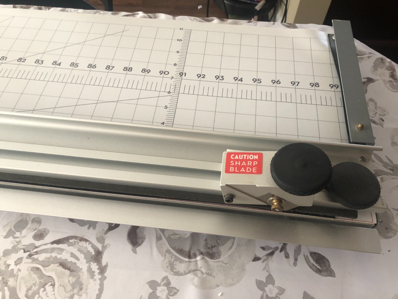 e-z Cuts 100″ professional Advanced Rotary Cutter Table Edge -Sign Business