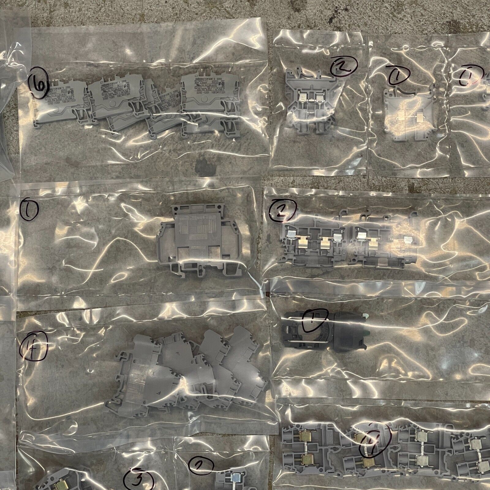 Mixed Lot of Entrelec Terminal Block Din Rail Terminals – Gray / Green