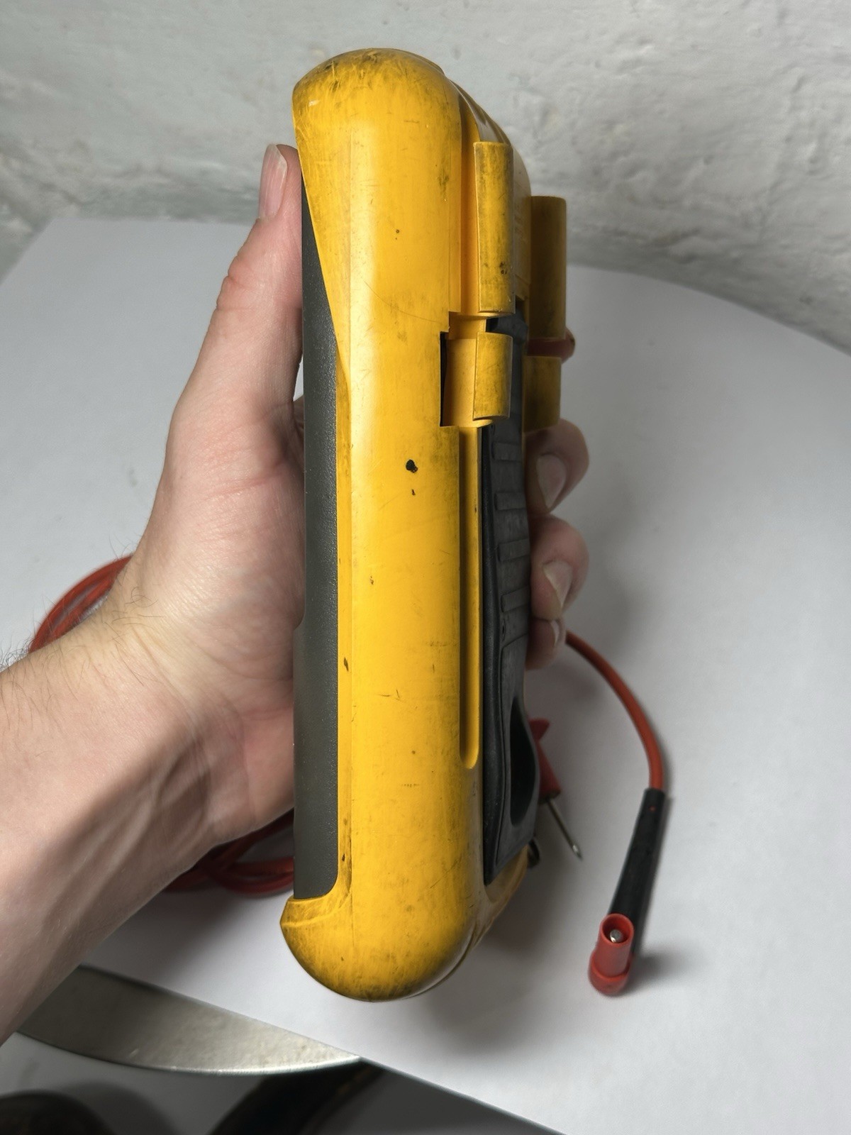 FLUKE 88 Automotive Voltmeter Electrical Meter Auto Tool Used Working