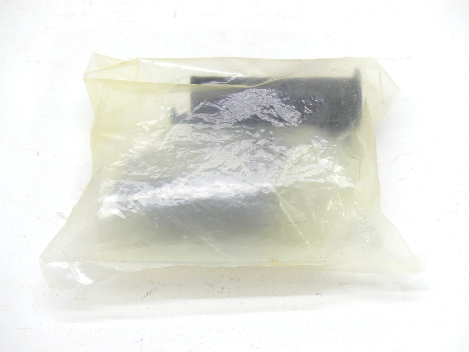 Amphenol 10-584189-183 w/ 2 Rubber Inserts