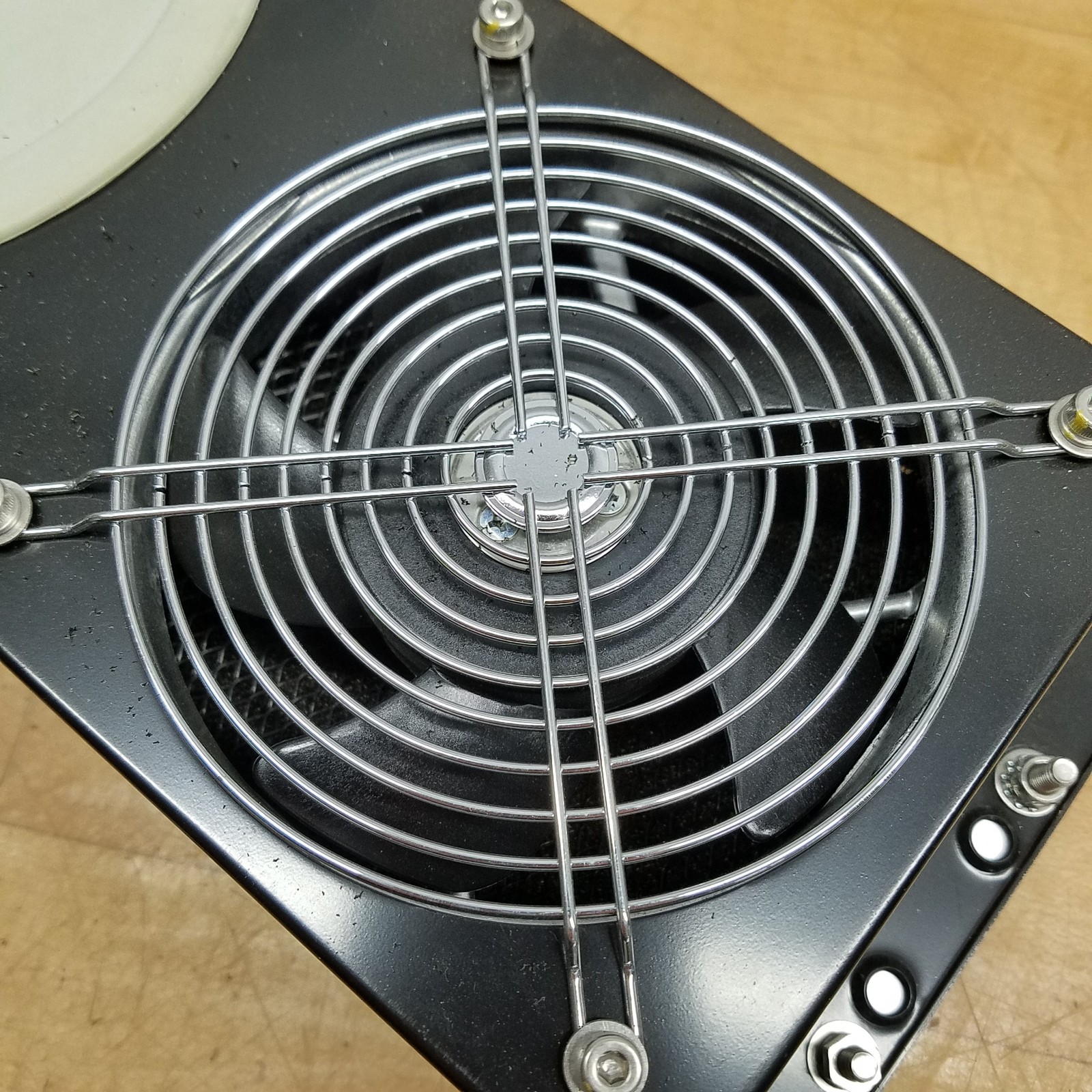 Rack 2 Fan Cooling Unit, 19×5-1/4×2-5/8″, 120V – USED