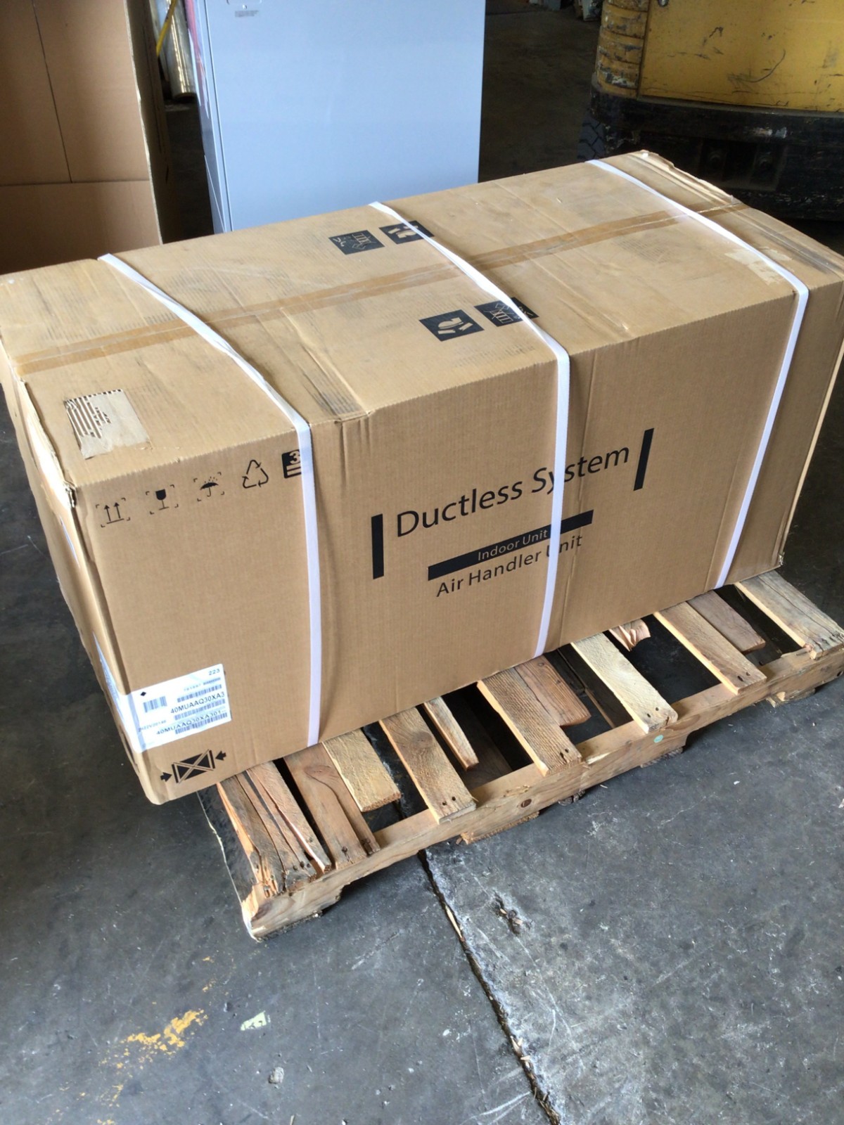 Carrier 40MUAAQ30XA3 30,000 BTU Ductless Mini Split Indoor Air Handler 2.5 NEW
