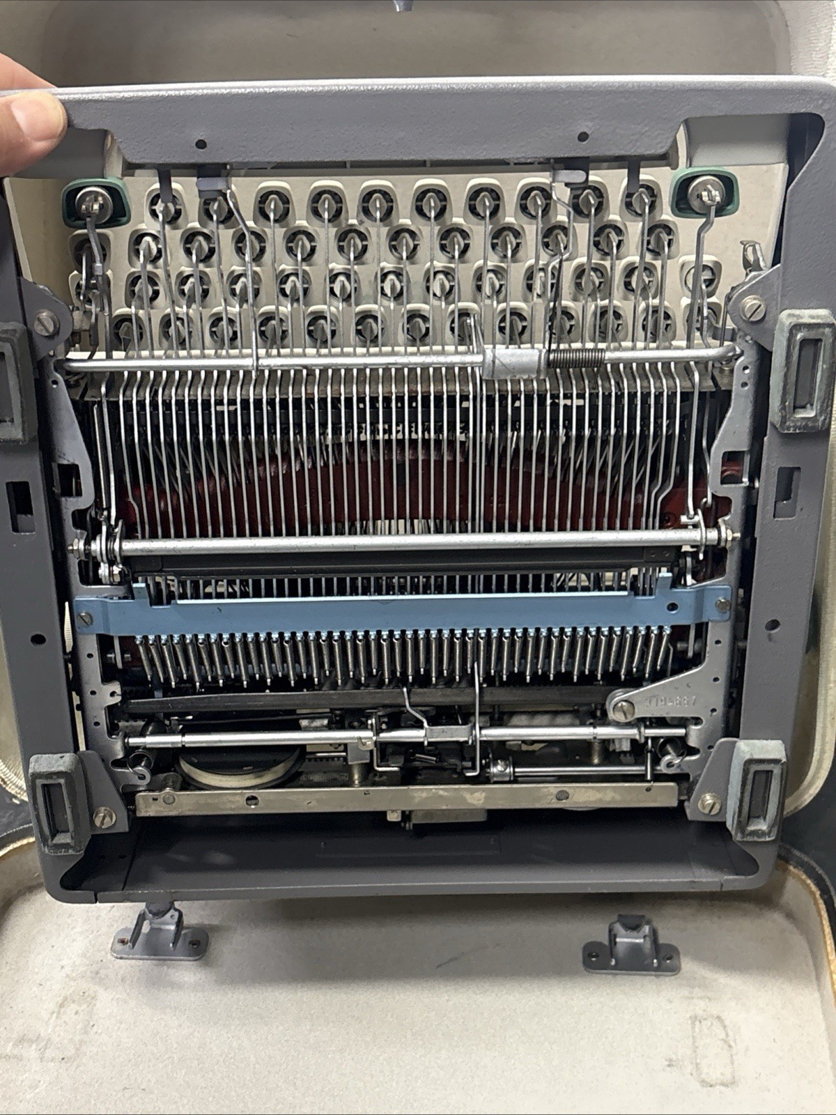 Vintage Olympia Werke SM8 SM-8 Portable Manual Typewriter with Case Tested As Is