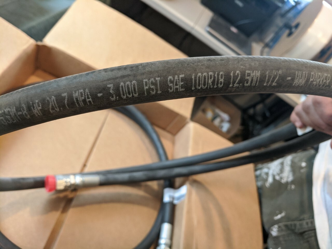 HOSE ASSY 3000 PSI SAE 100R18 12.5MM 1/2″ 53DM060610108-87.00 4720-01-266-2071