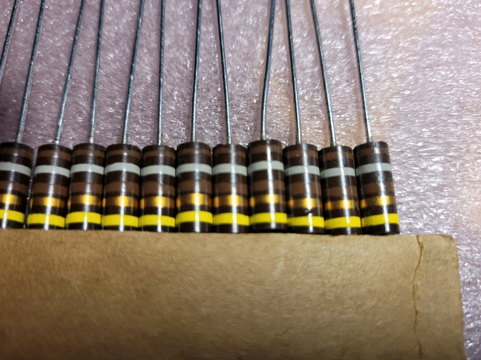 (32ea) 1W 1 Watt 180 Ohm 5% CARBON COMP RESISTOR RCR32G181JS MIL SPEC