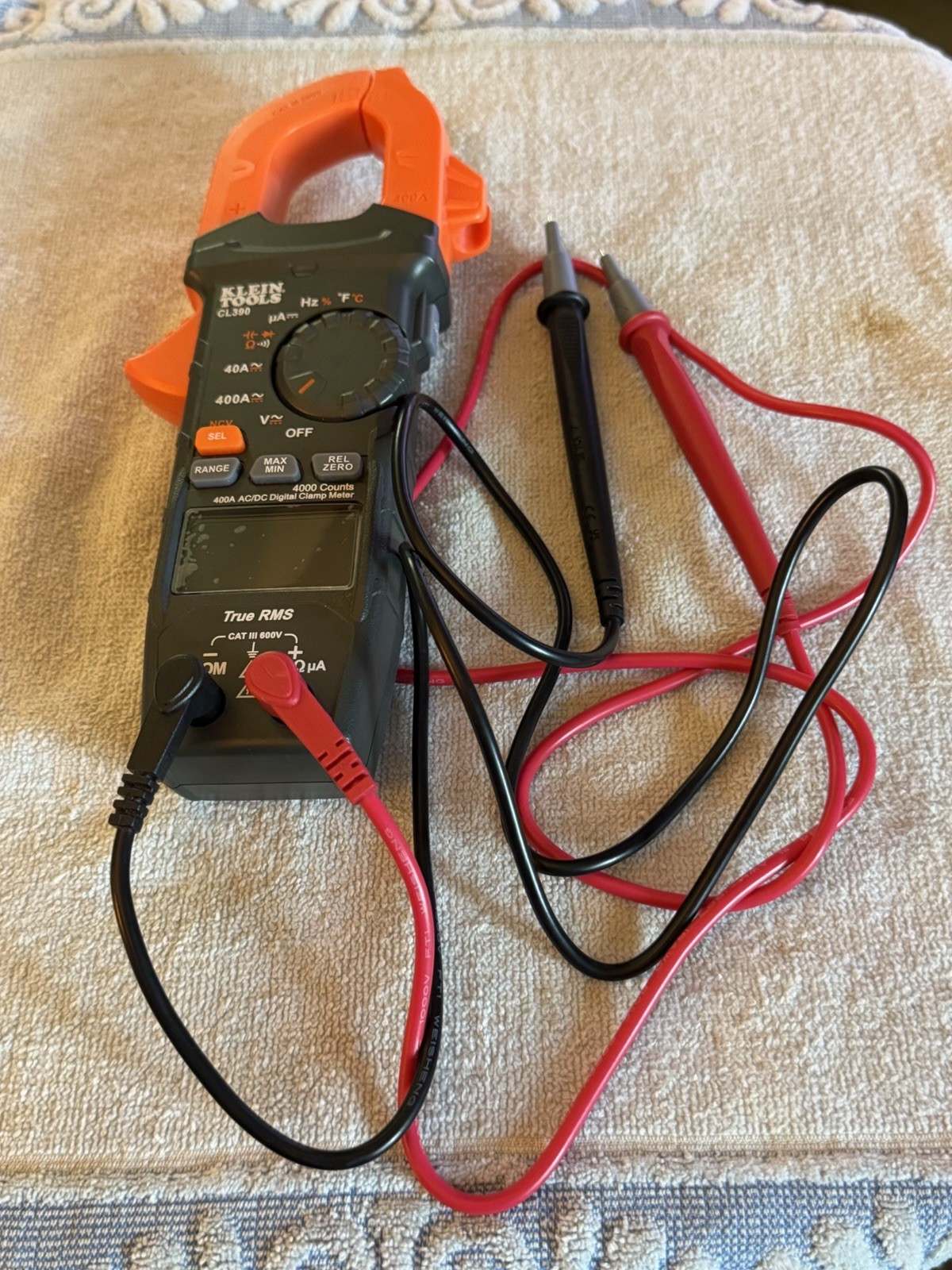 Klein Tools CL390 400 A AC/DC Auto-Ranging Digital Clamp Meter W/ Bag Tester