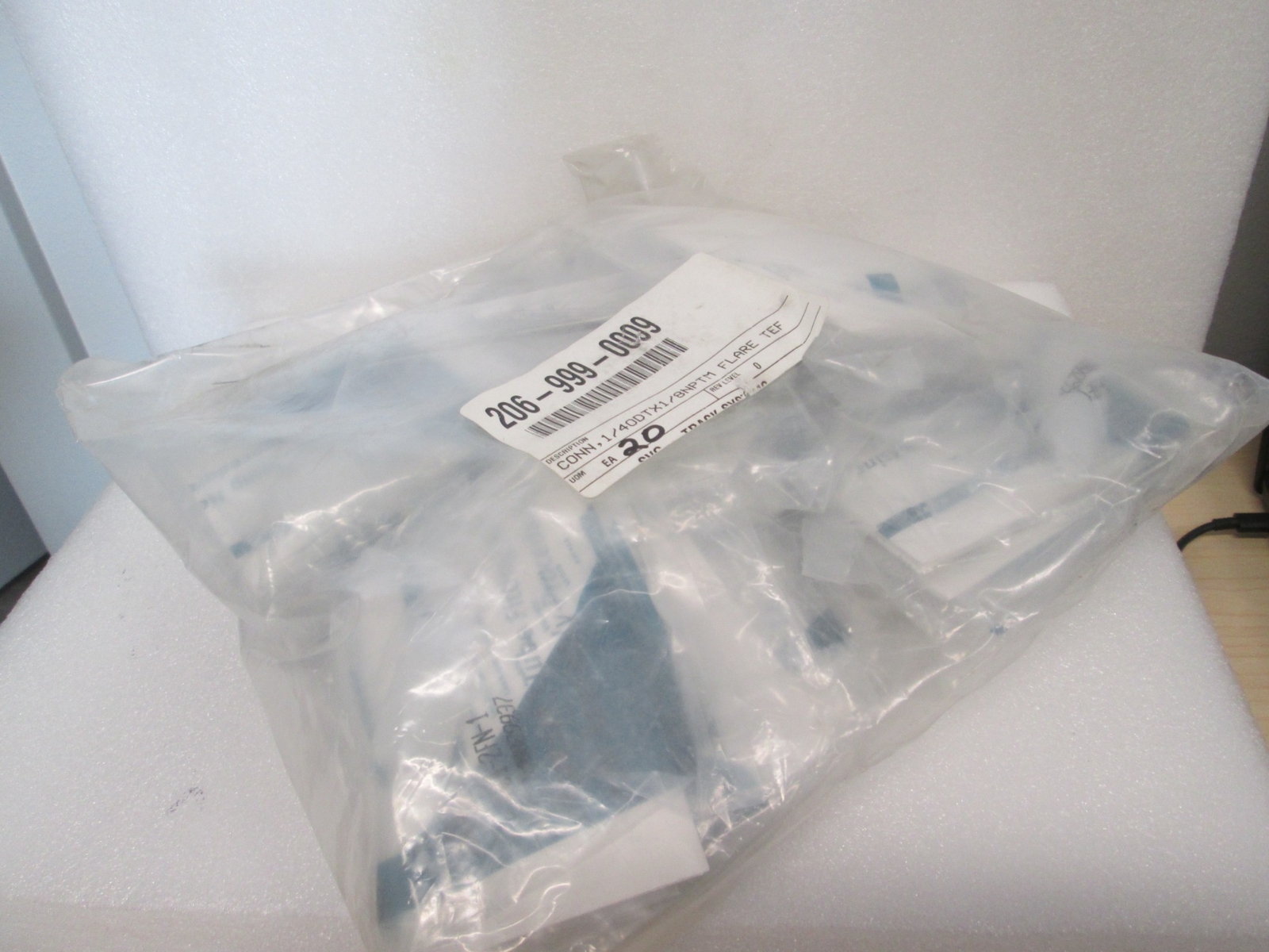 Entegris, Conn, 1/4ODTX1/8NPTM Flare Teflon, 206-999-0009, New, Lot of 20