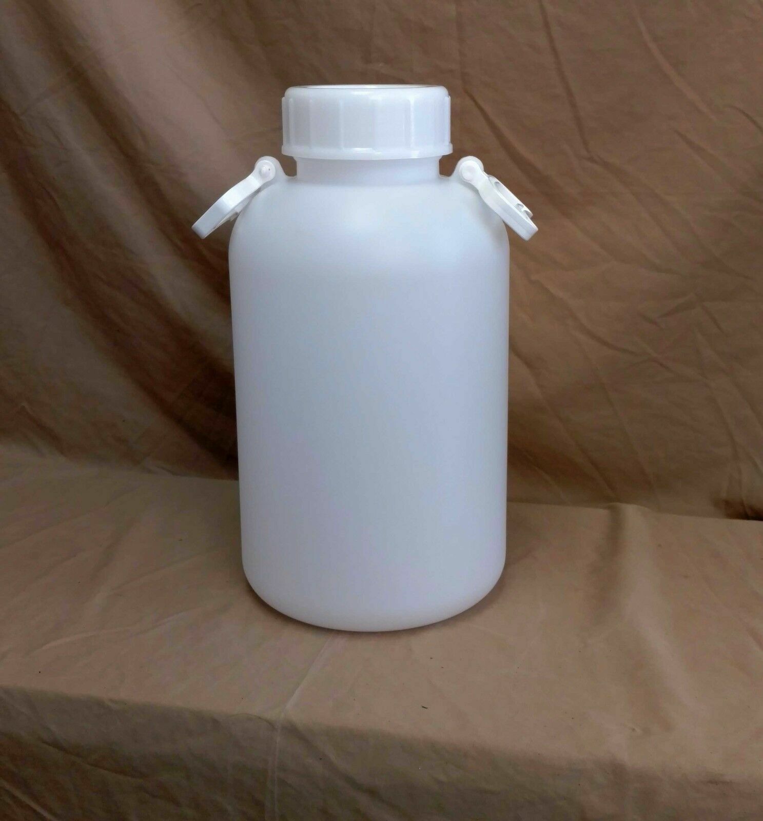 Small 10 Liter (2.6 Gallon) Thick Plastic Bottle With Handles, New! KM-340 (One)