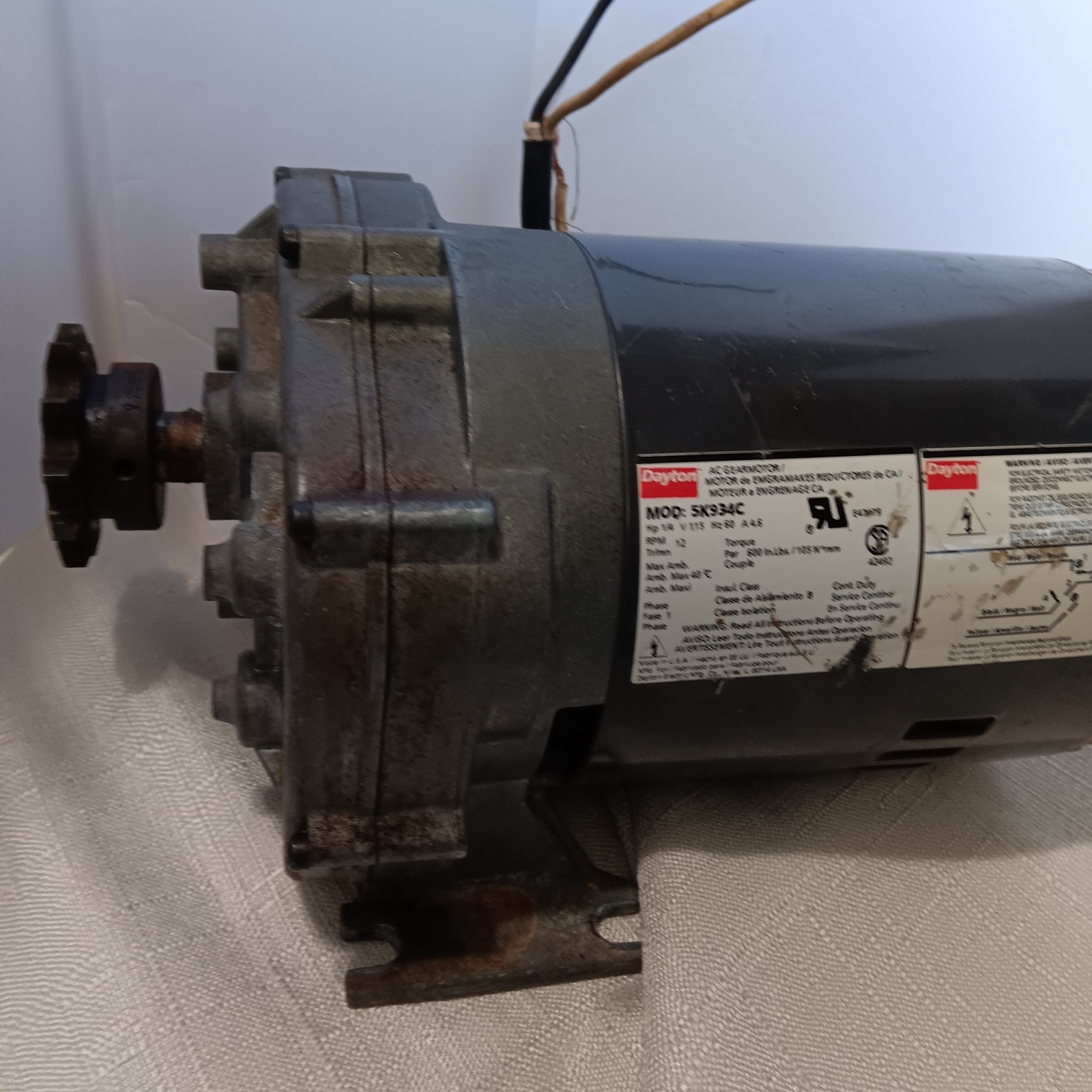 Dayton 5K934C Gearmotor 1/4 HP 115V 12 RPM 144:1 Reversible UNTESTED Parts
