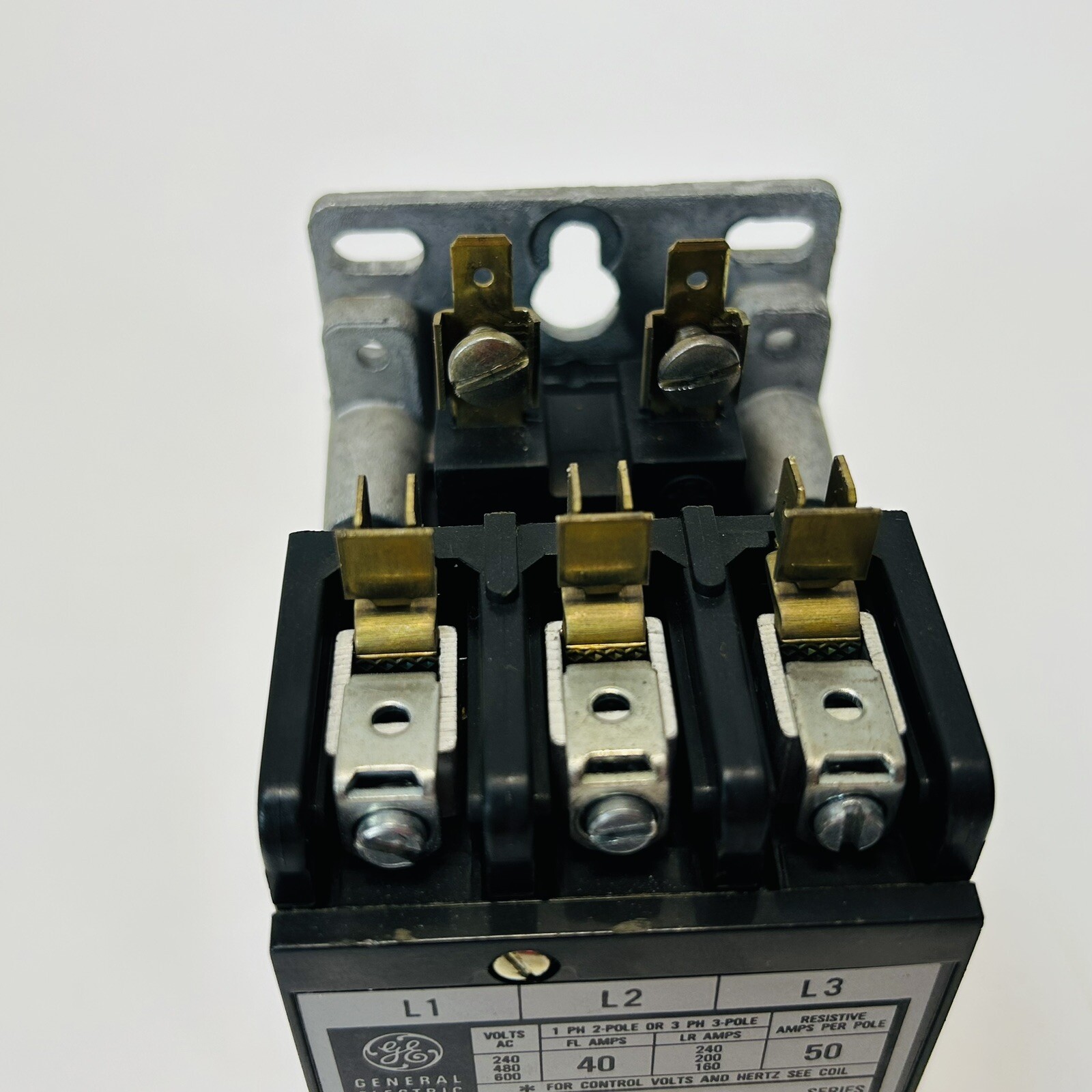 General Electric CR353AD3B*1 (CR353AD3B) Ser. A Contactor 40A 3-Pole 120V Coil.