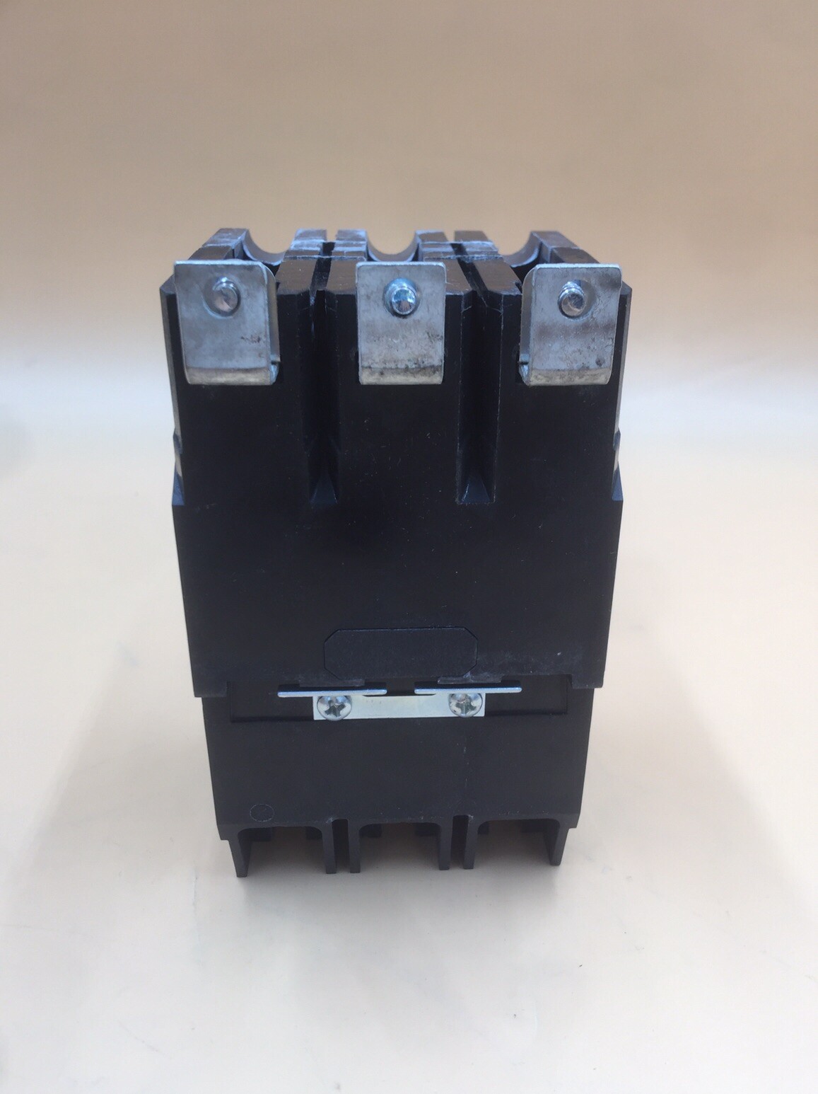 HOUSTON STOCK NEW GE QTY 1 TEY330 Q-LINE 30 AMP 480V FREE 2 DAY AIR SHIPPIG