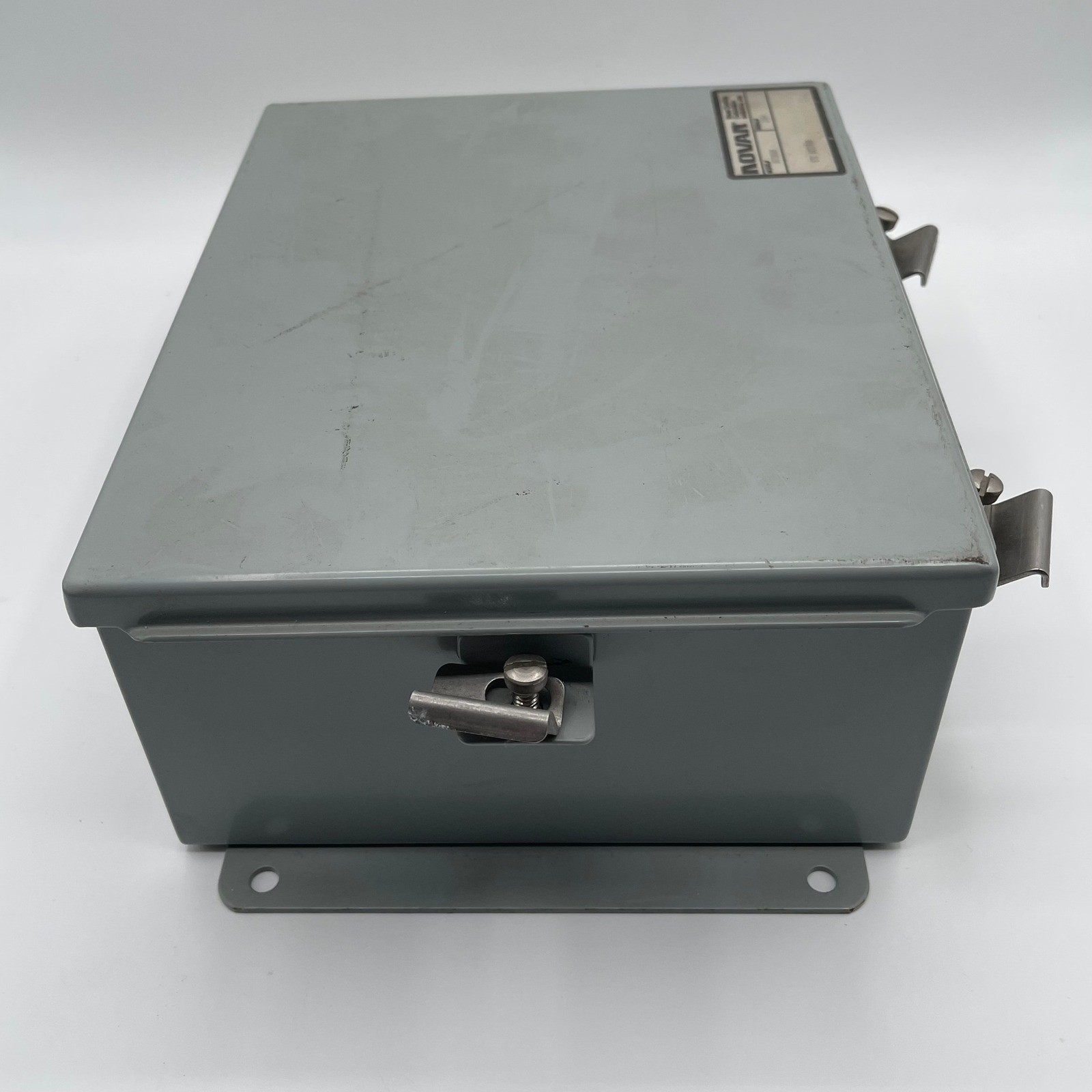 Novar Controls Outdoor Electrical Enclosure Metal Junction Box Gray 8x10x4in