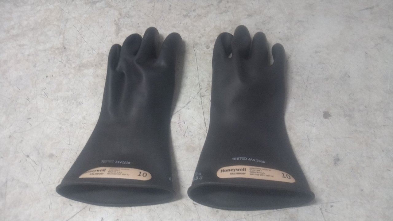Salisbury GK0011B/10 Size 10 11 In Glove Length Class 00 Electrical Glove Kit