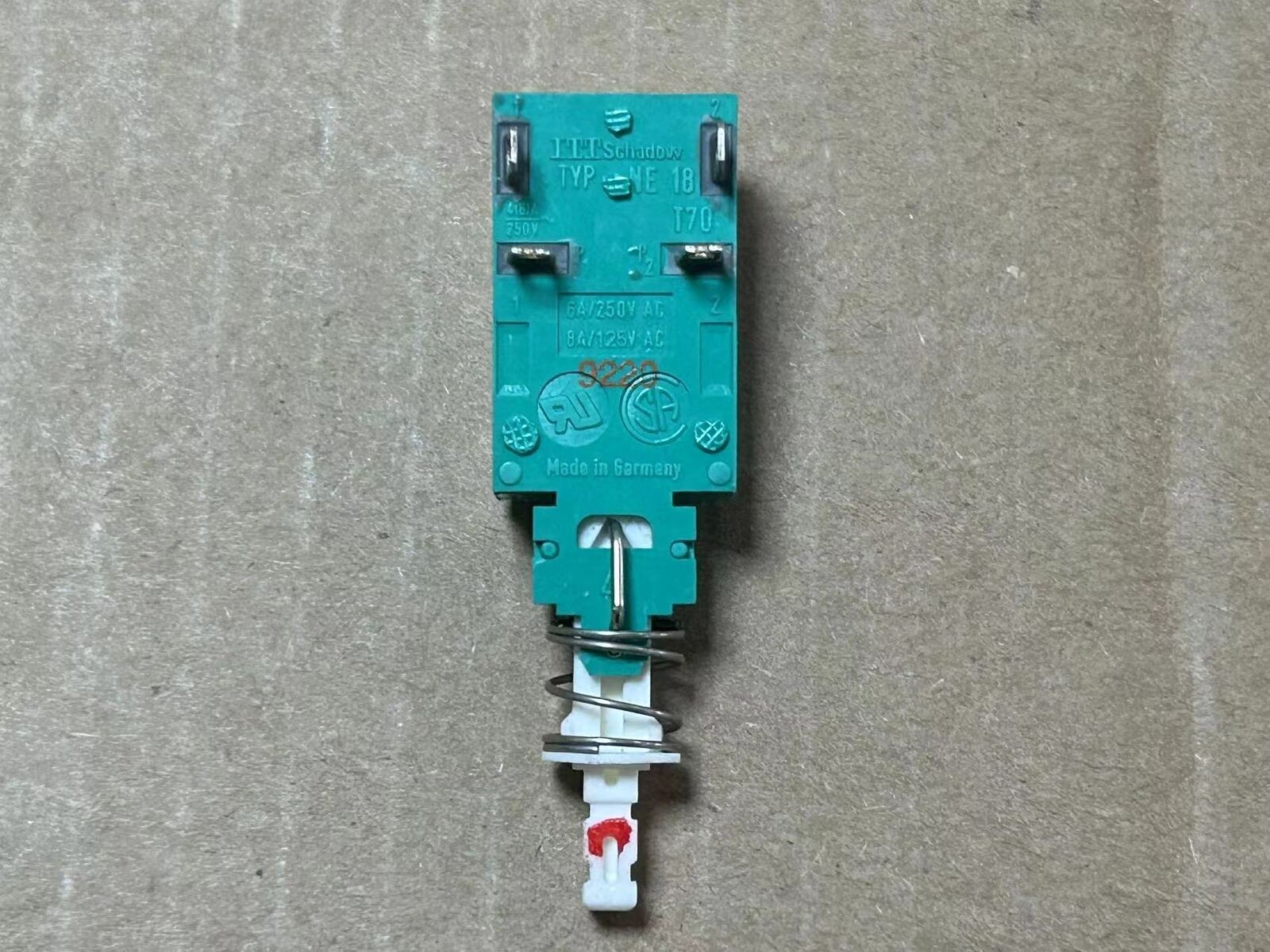1pcs ITT SCHADOW NE 18 NE18 T70 NE18T70 Mains Power Switch 6A 250VAC